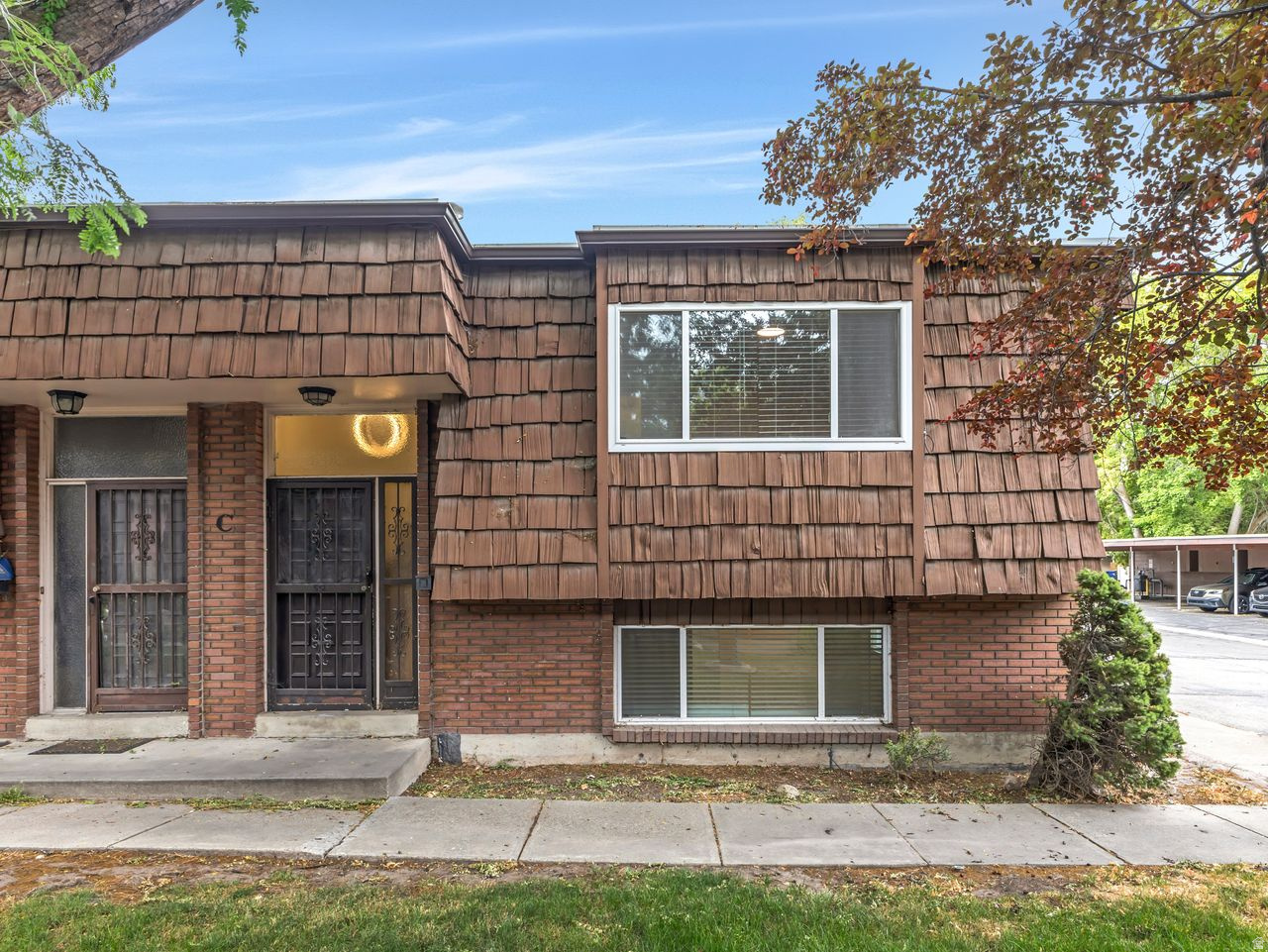 SILVER MAPLES - Residential