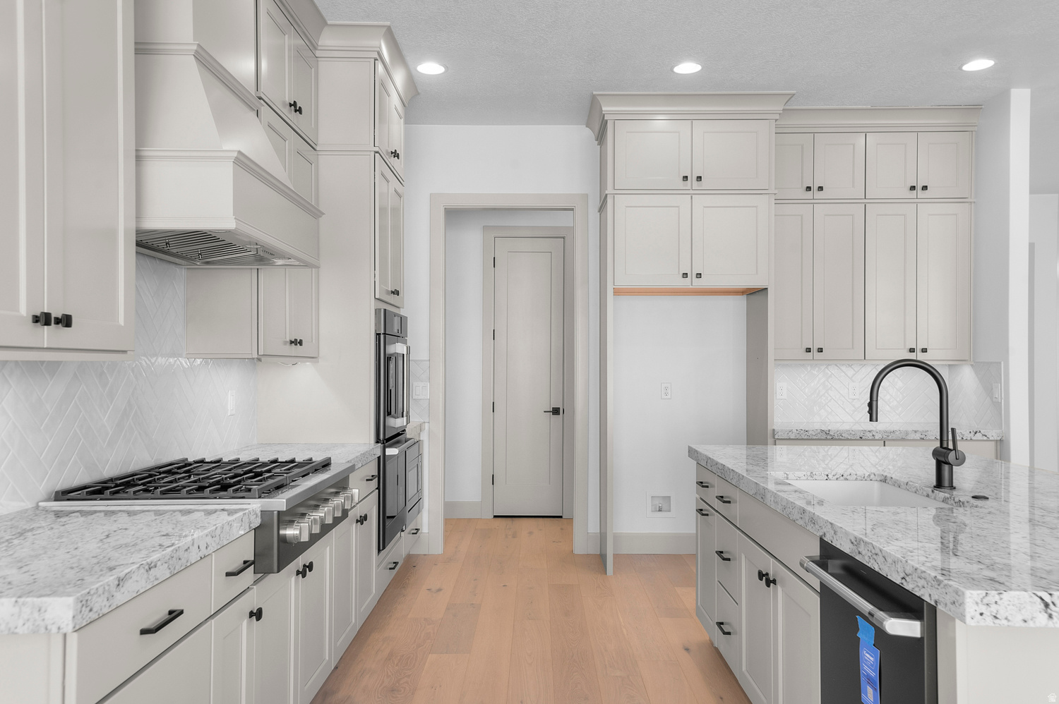 WEBER VIEW 213 - Residential
