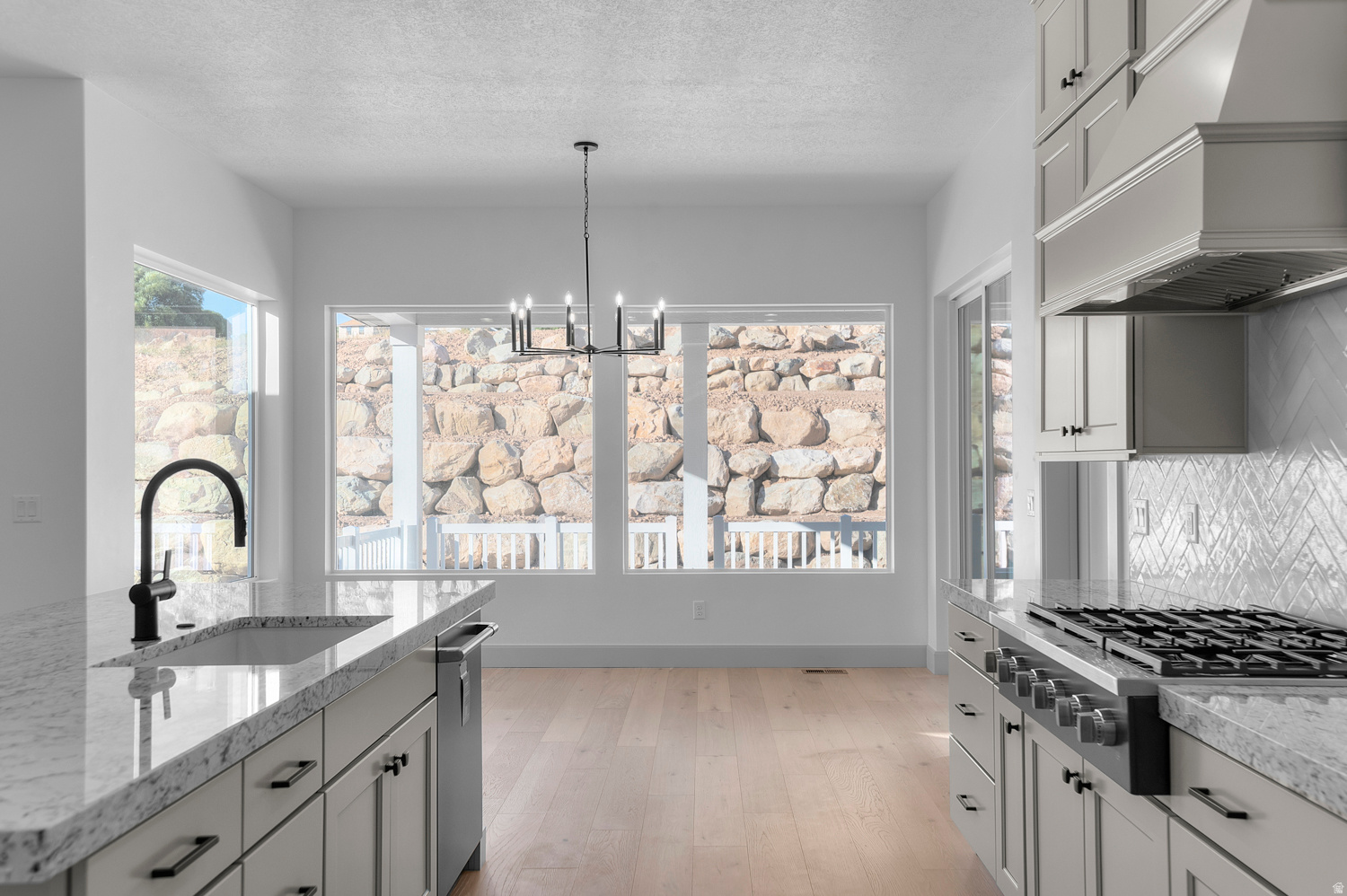 WEBER VIEW 213 - Residential