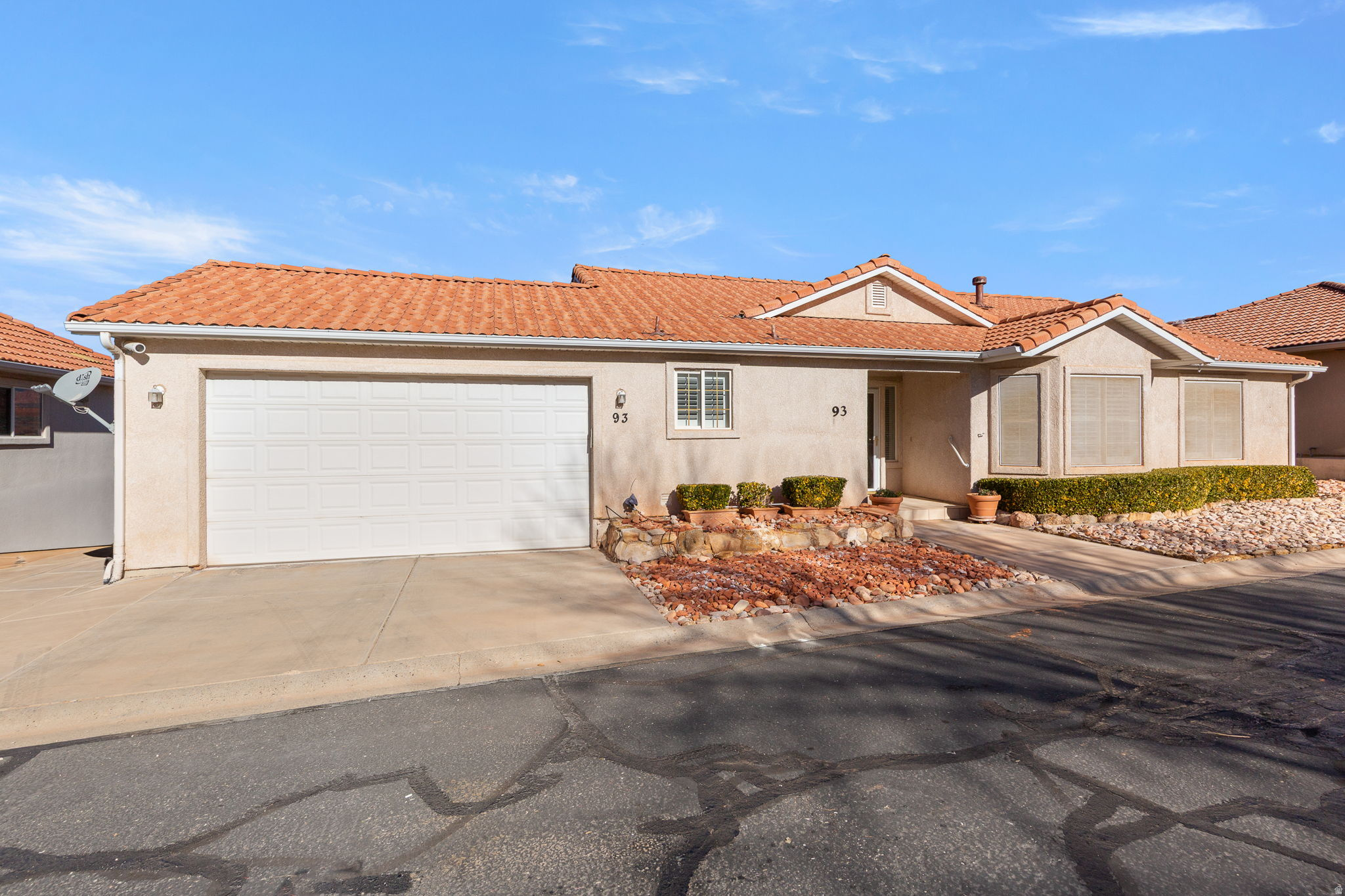 RIDGEPOINTE - Residential
