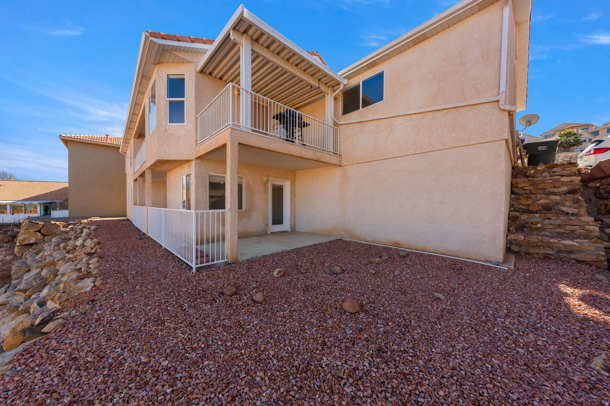 RIDGEPOINTE - Residential