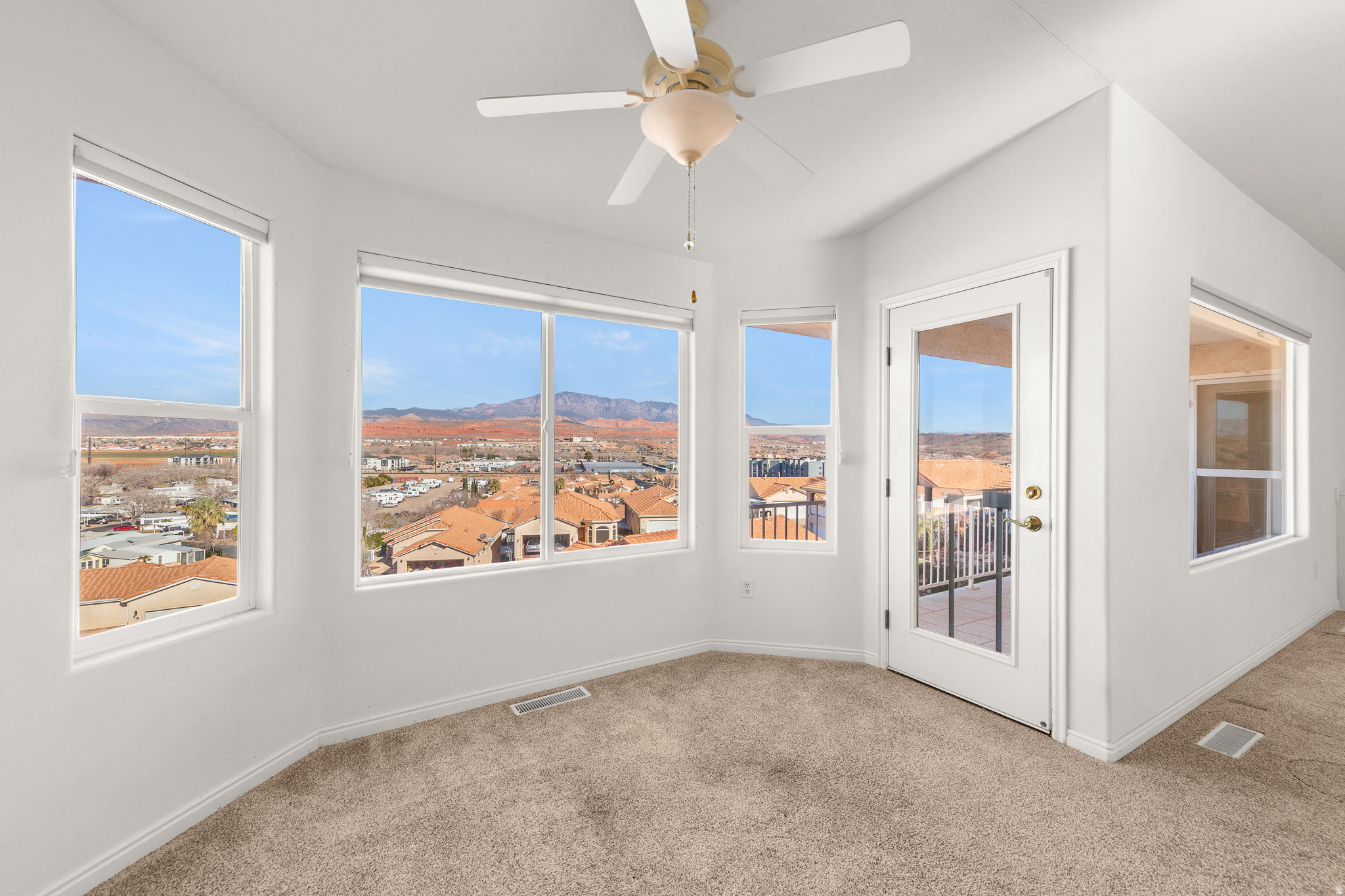 RIDGEPOINTE - Residential