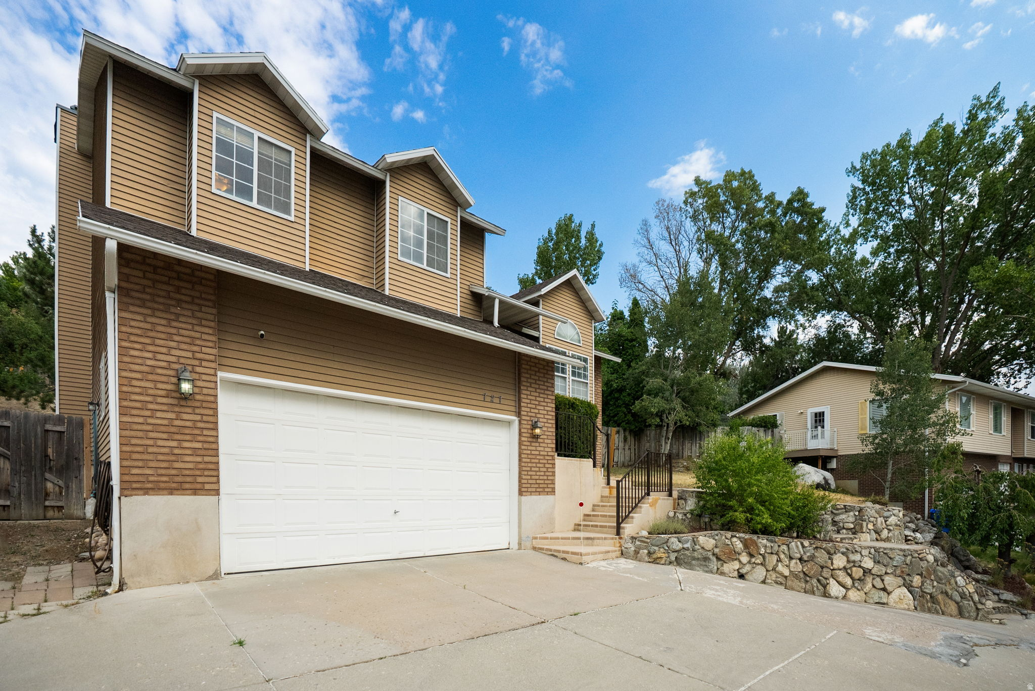 CONTINENTAL ESTATES - Residential