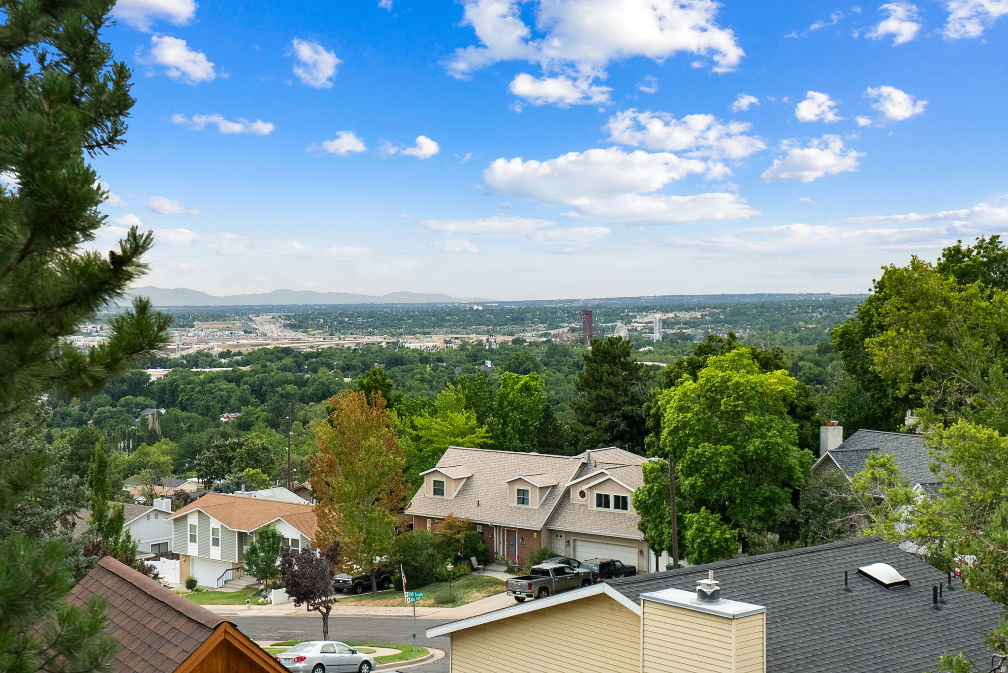 CONTINENTAL ESTATES - Residential