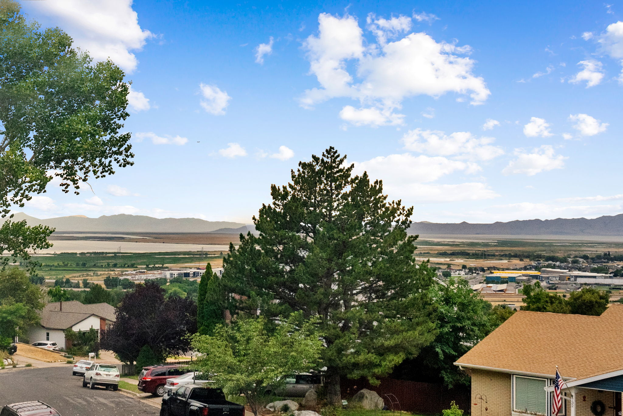 CONTINENTAL ESTATES - Residential