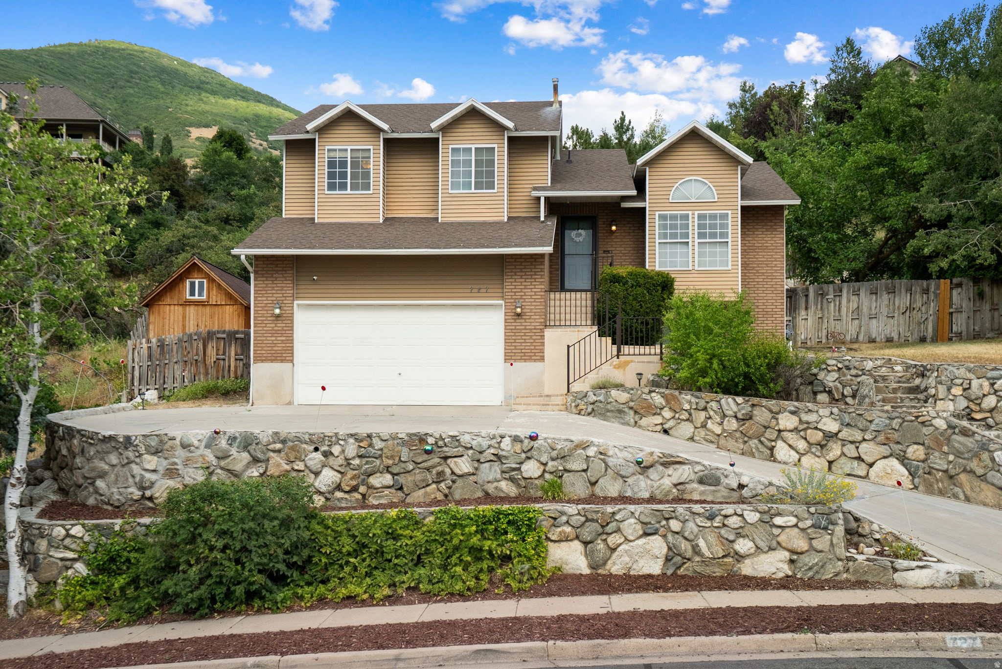 CONTINENTAL ESTATES - Residential