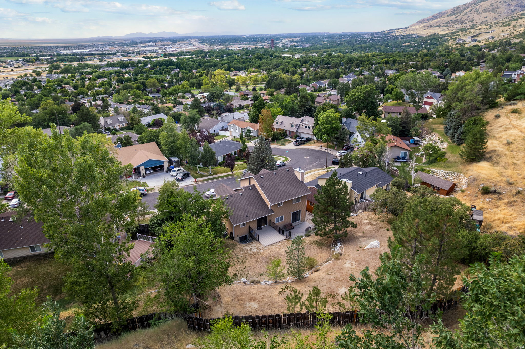 CONTINENTAL ESTATES - Residential