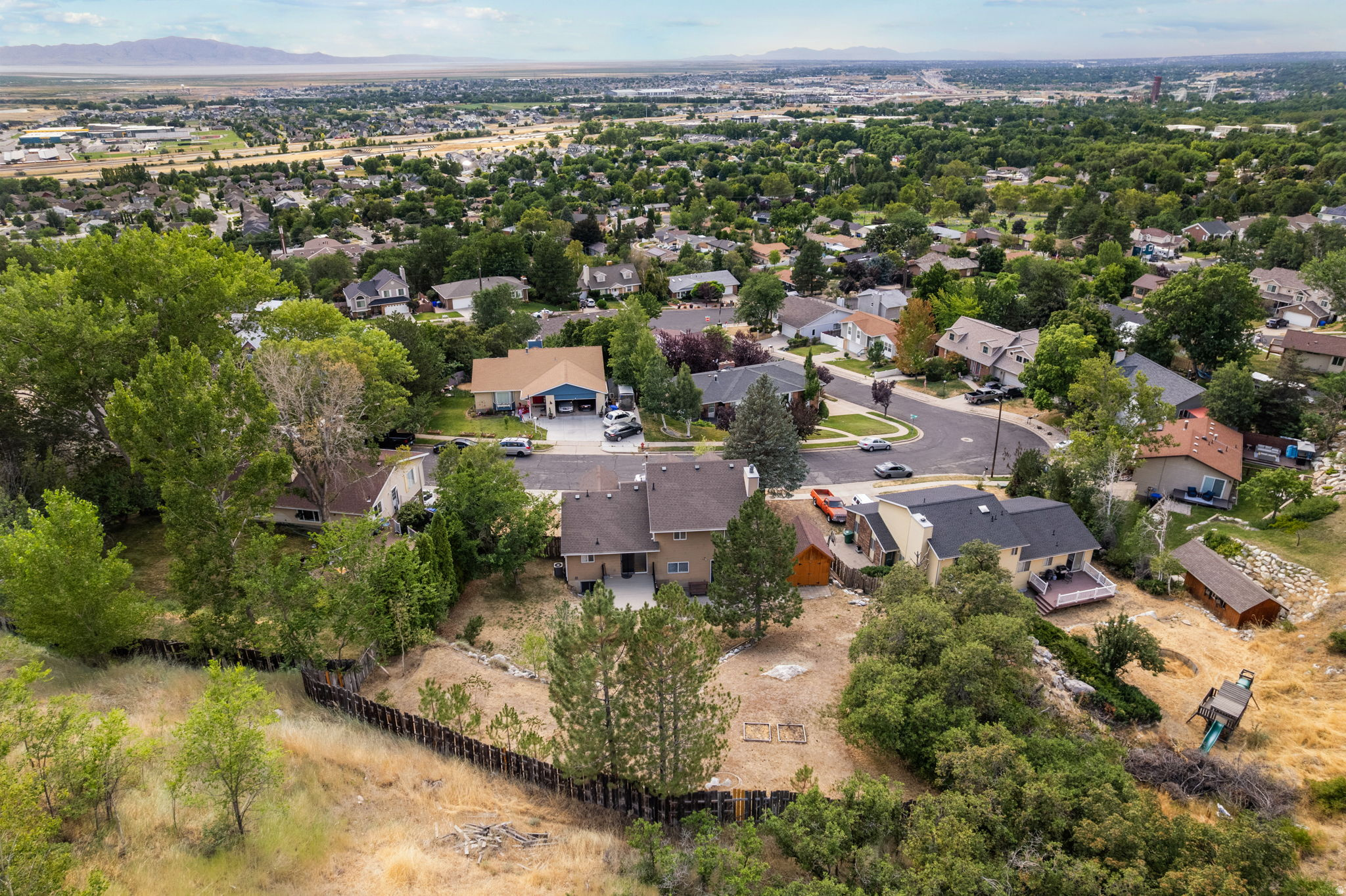 CONTINENTAL ESTATES - Residential