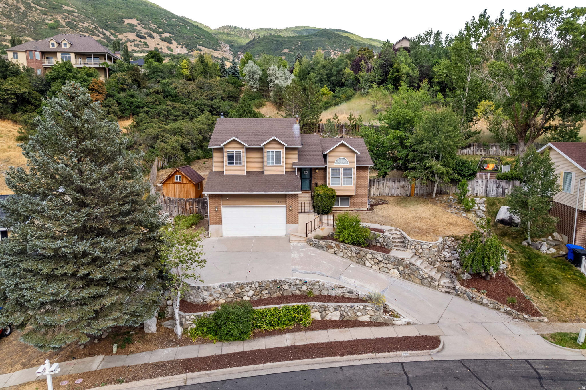 CONTINENTAL ESTATES - Residential