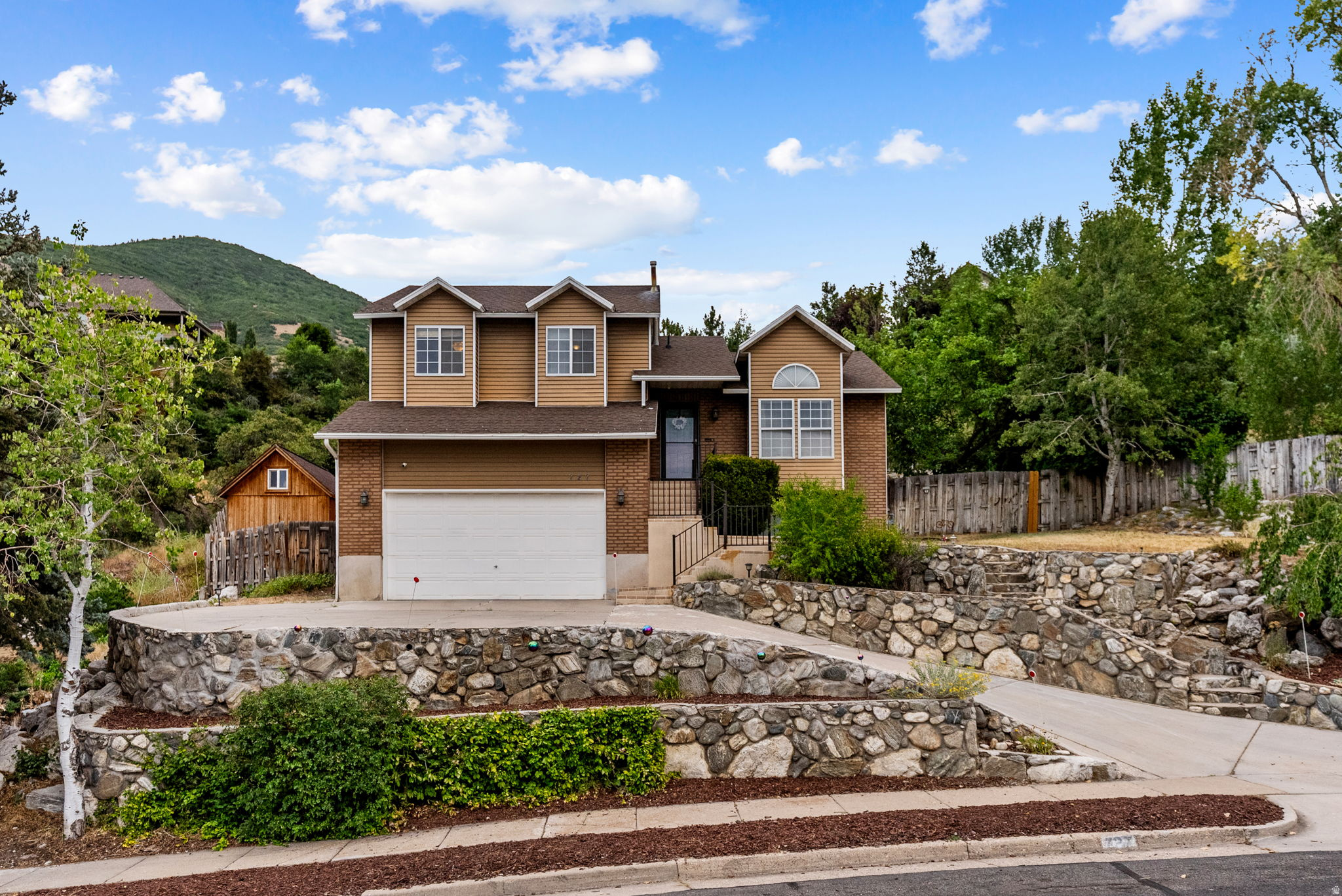 CONTINENTAL ESTATES - Residential