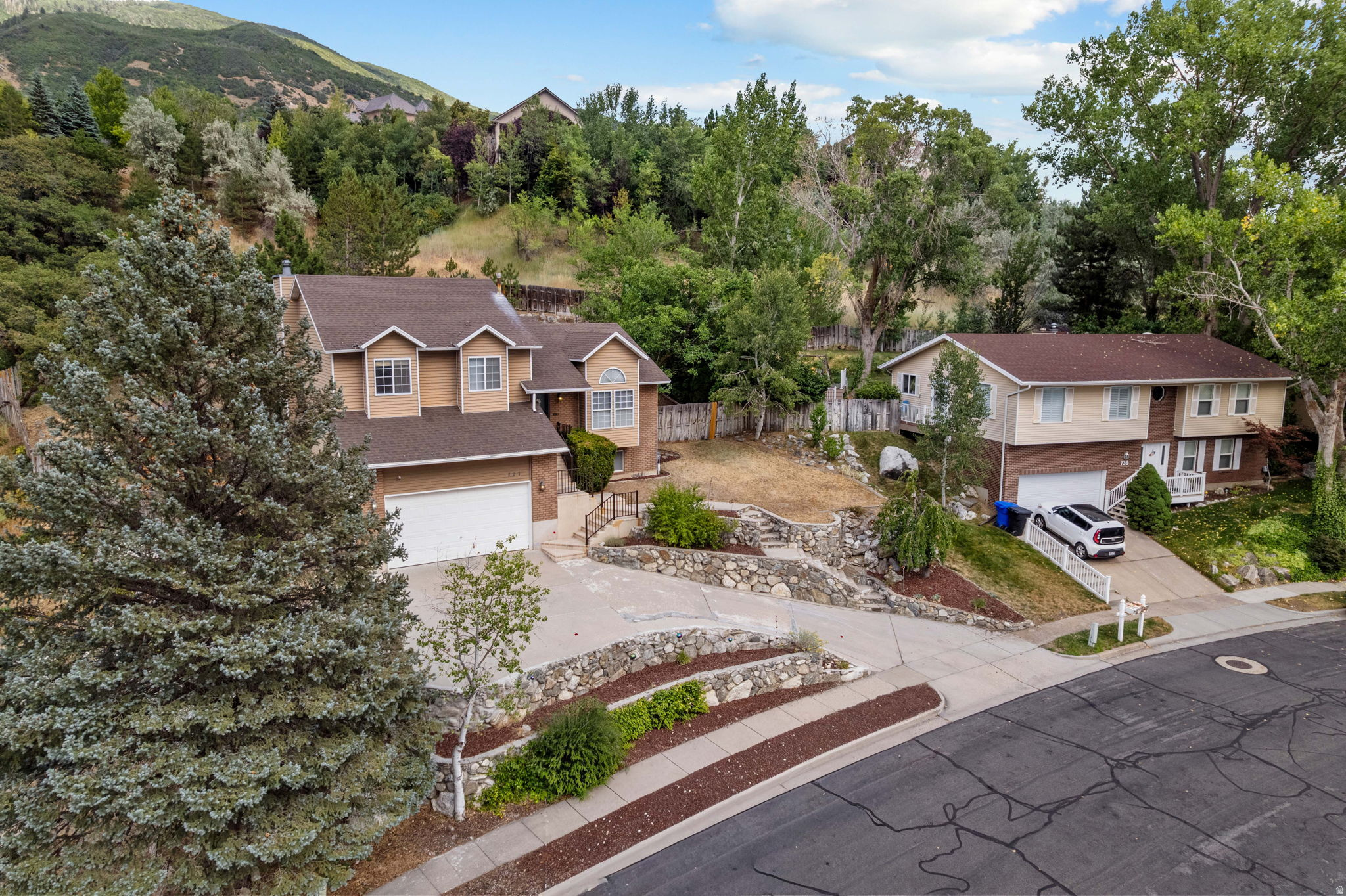 CONTINENTAL ESTATES - Residential