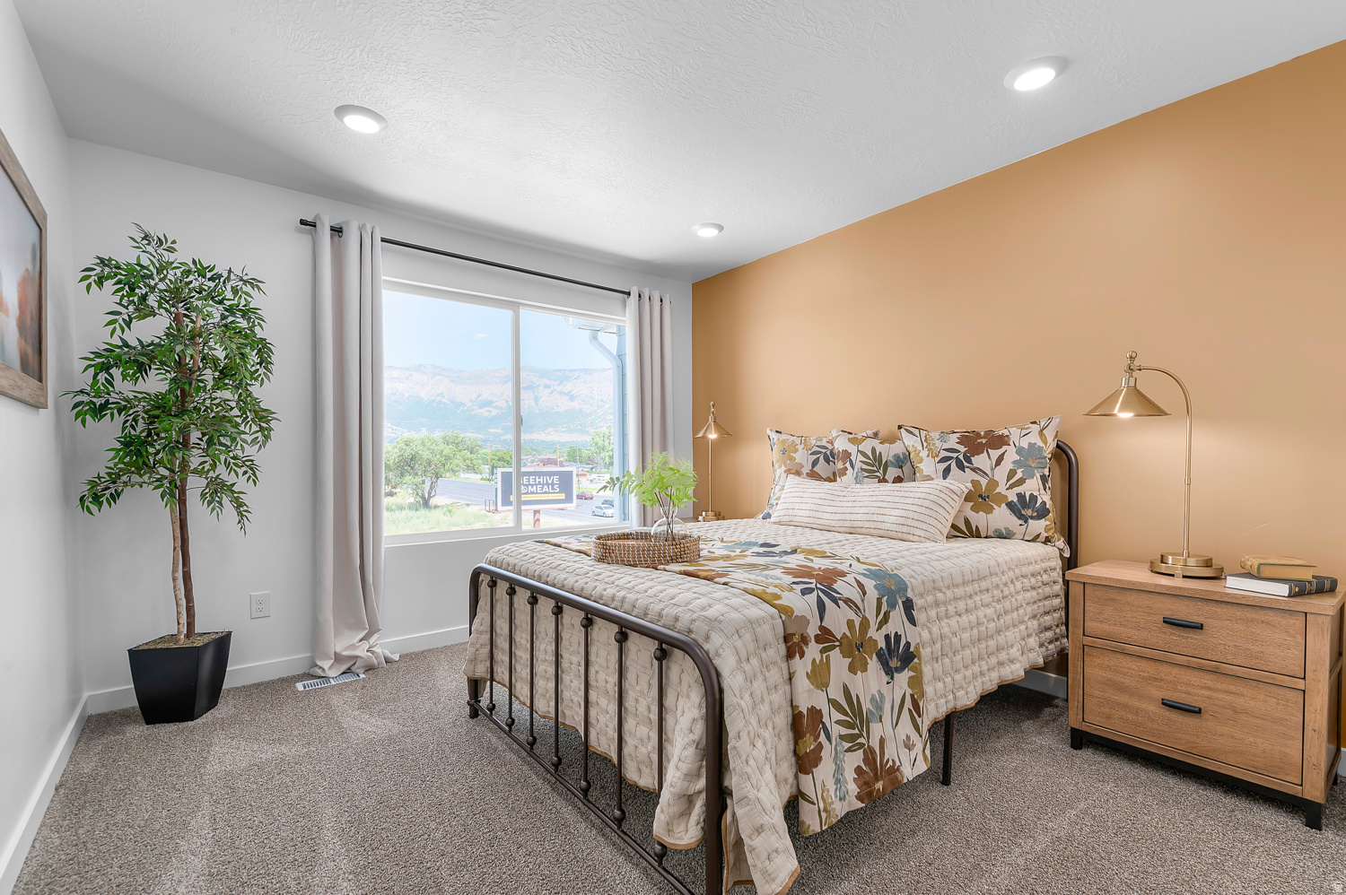 DIXON CREEK - Residential