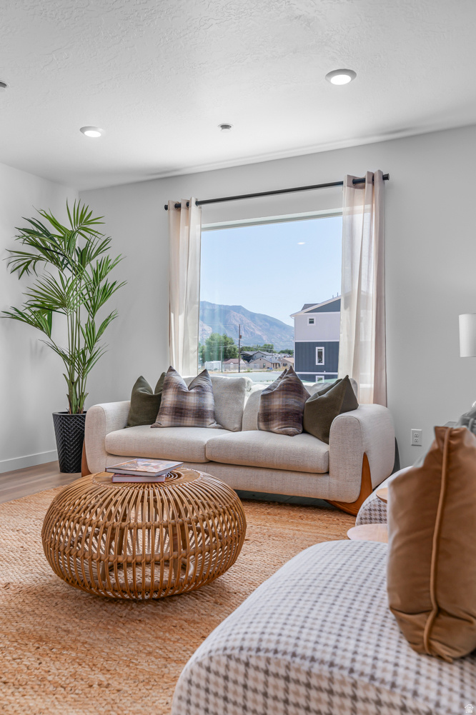DIXON CREEK - Residential