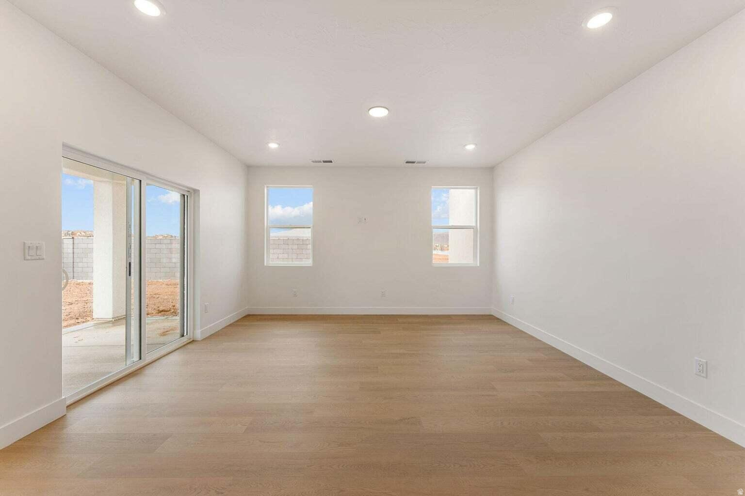 LEGACY AT SAND HOLLOW - Residential
