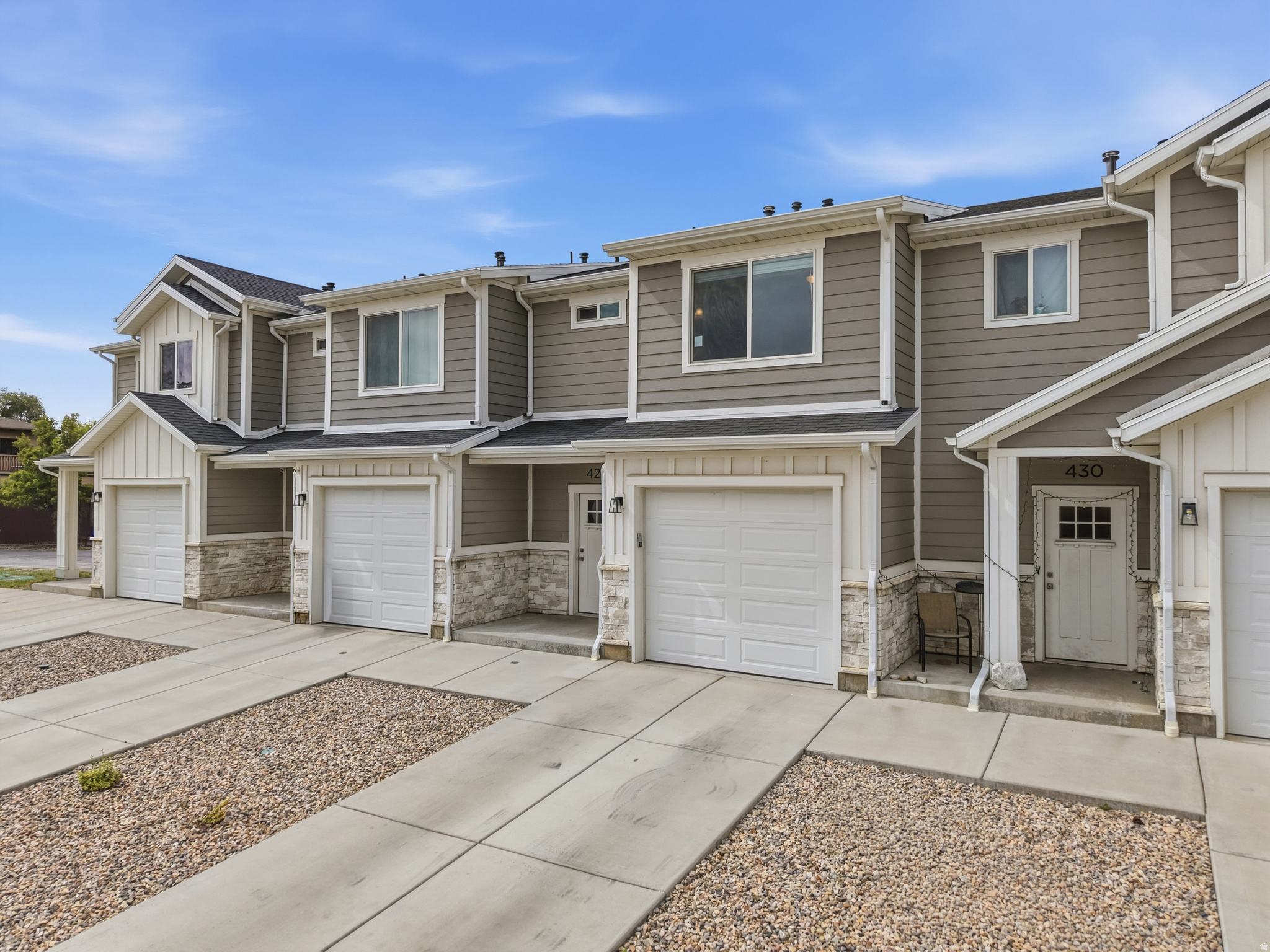 Priced to sell!!! Welcome home to this beautifully updated townhome featuring custom soft-close cabinetry, stainless steel appliances, and an open-concept main level highlighted by 9-foot ceilings. Upstairs, enjoy a spacious primary suite with a private bath and walk-in closet. Step out back and take in the incredible views of Ben Lomond Peak from your porch an ideal spot to relax and unwind.