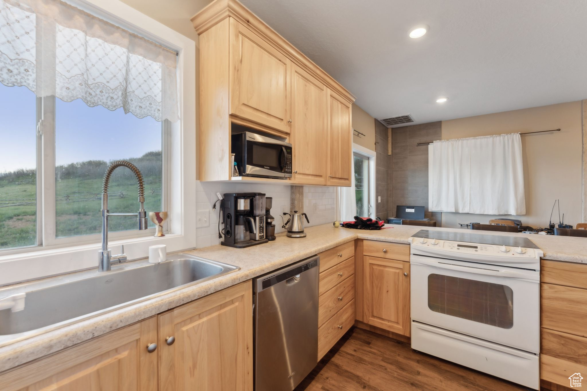 SILVER CREEK ESTATES - Land
