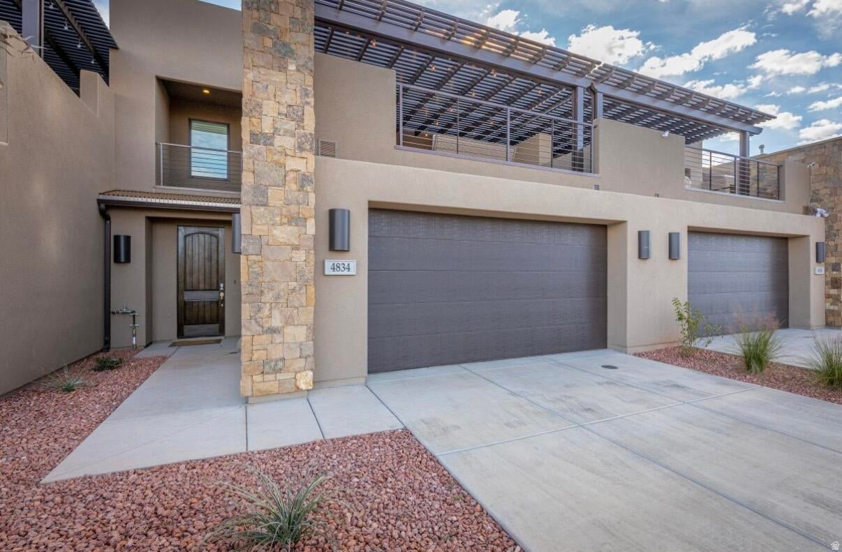 ESCAPES AT THE LEDGES PH 4 - Residential