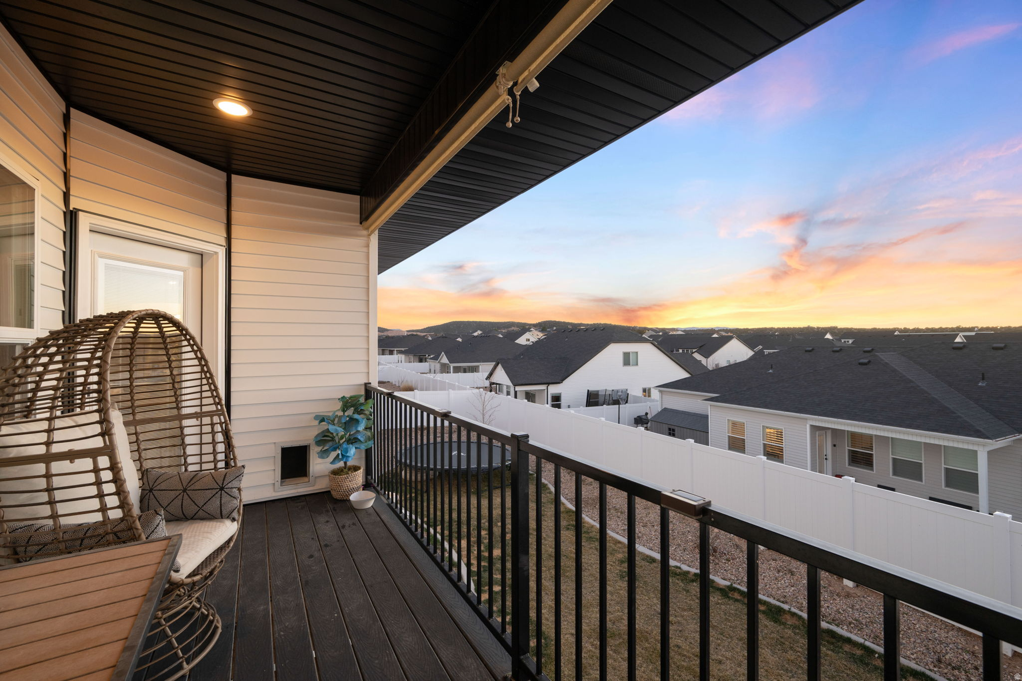 CRESCENT HILLS - Residential