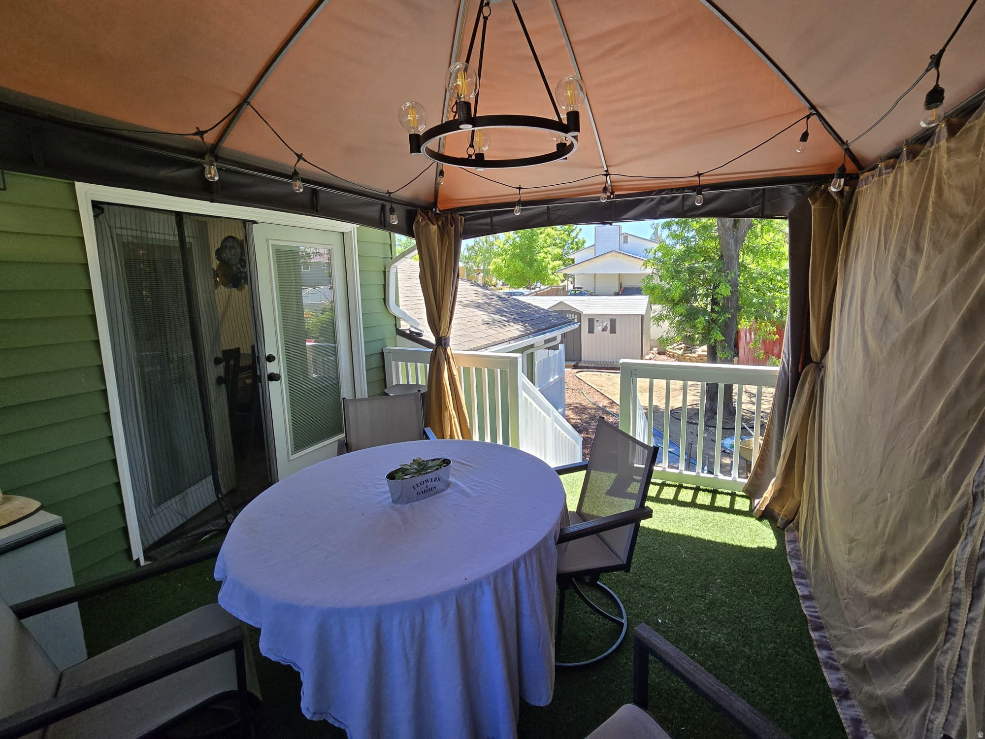 WOODLEDGE SUB #5 - Residential