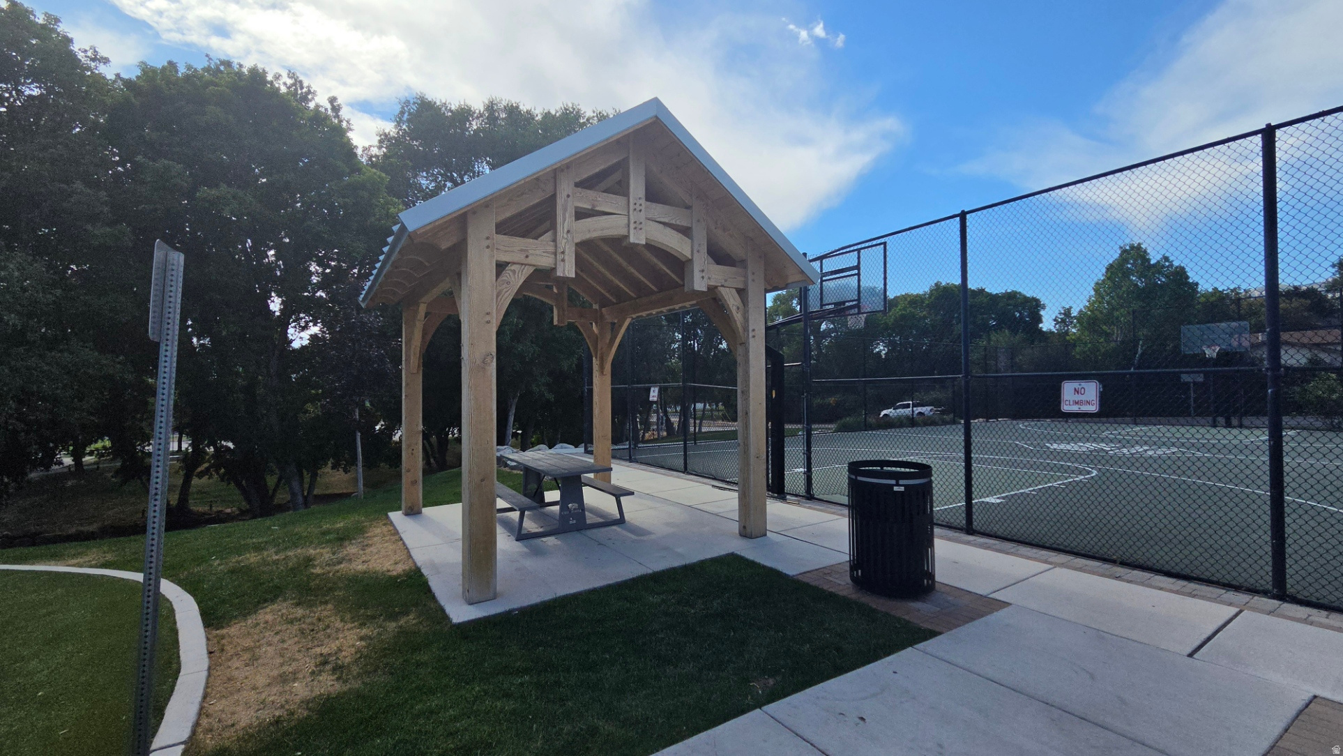 CEDAR HILLS - Residential