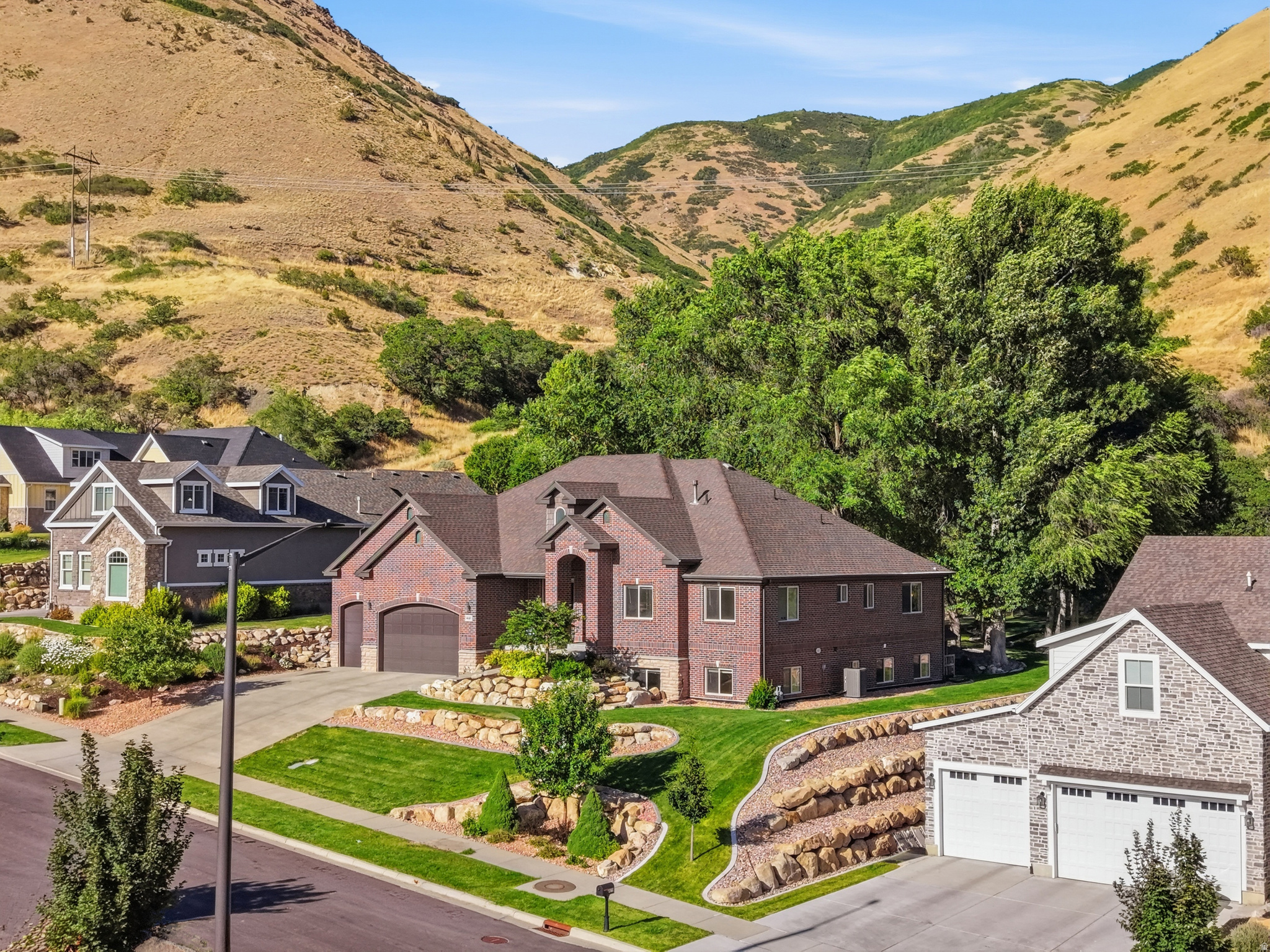 CHERRINGTON HEIGHTS - Residential
