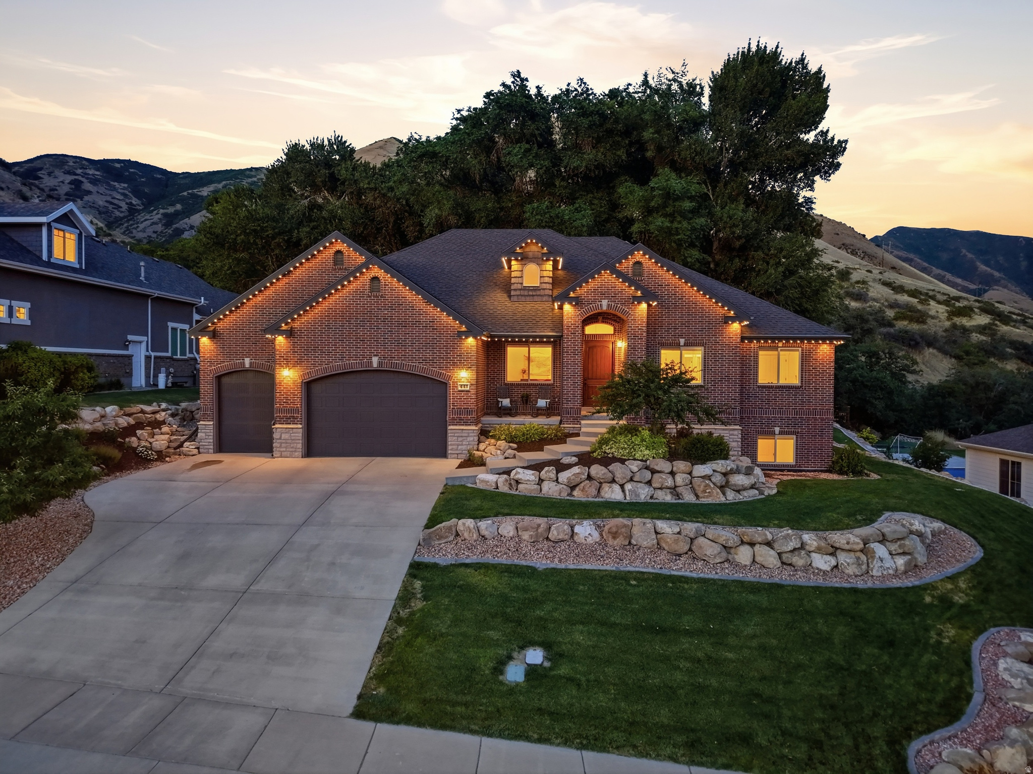 CHERRINGTON HEIGHTS - Residential