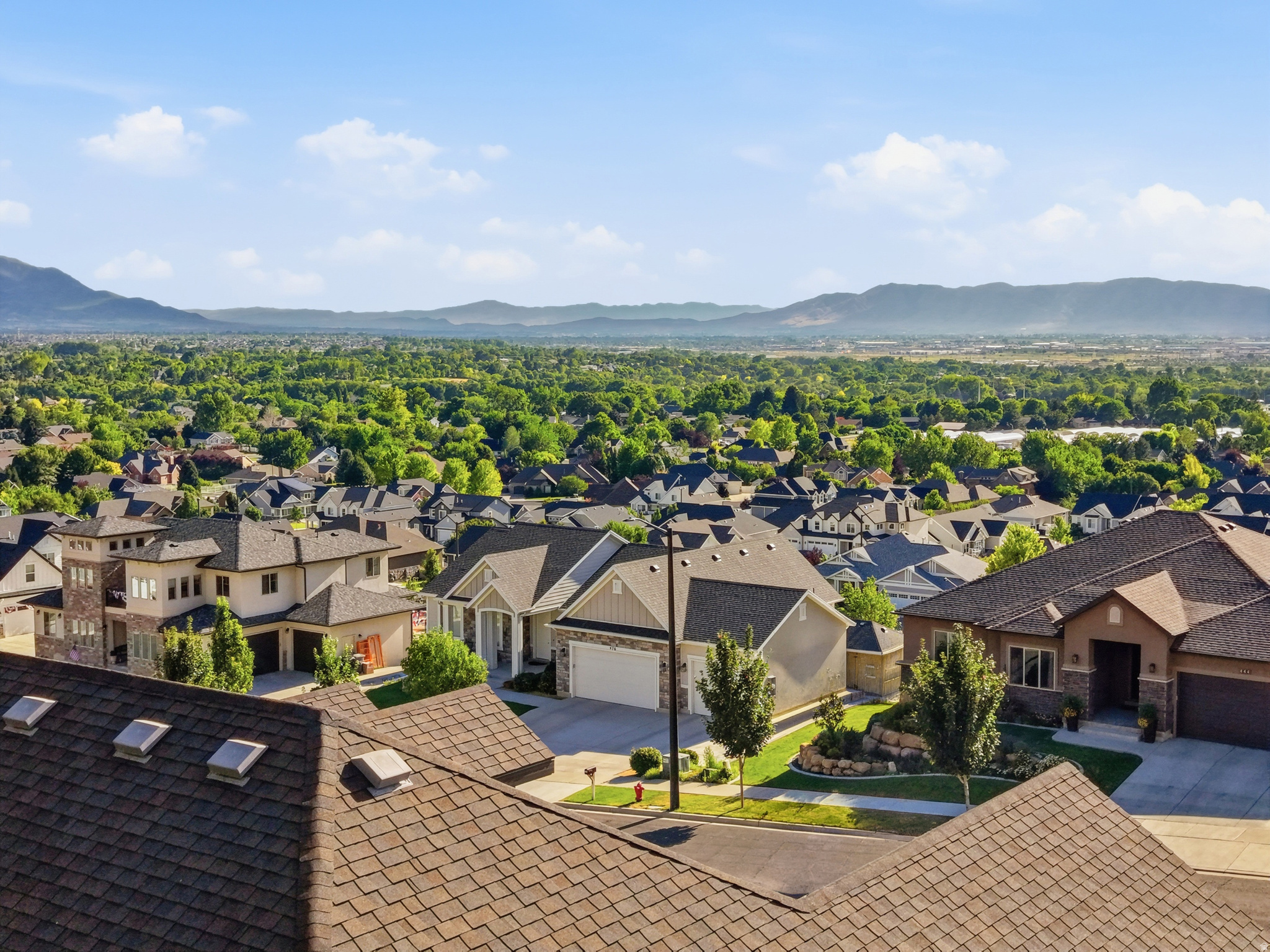 CHERRINGTON HEIGHTS - Residential