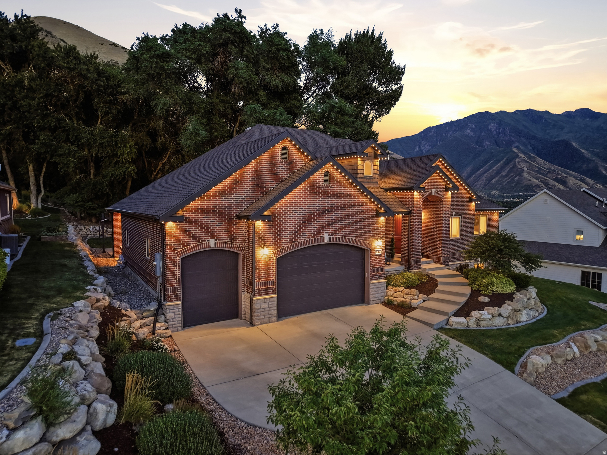 CHERRINGTON HEIGHTS - Residential