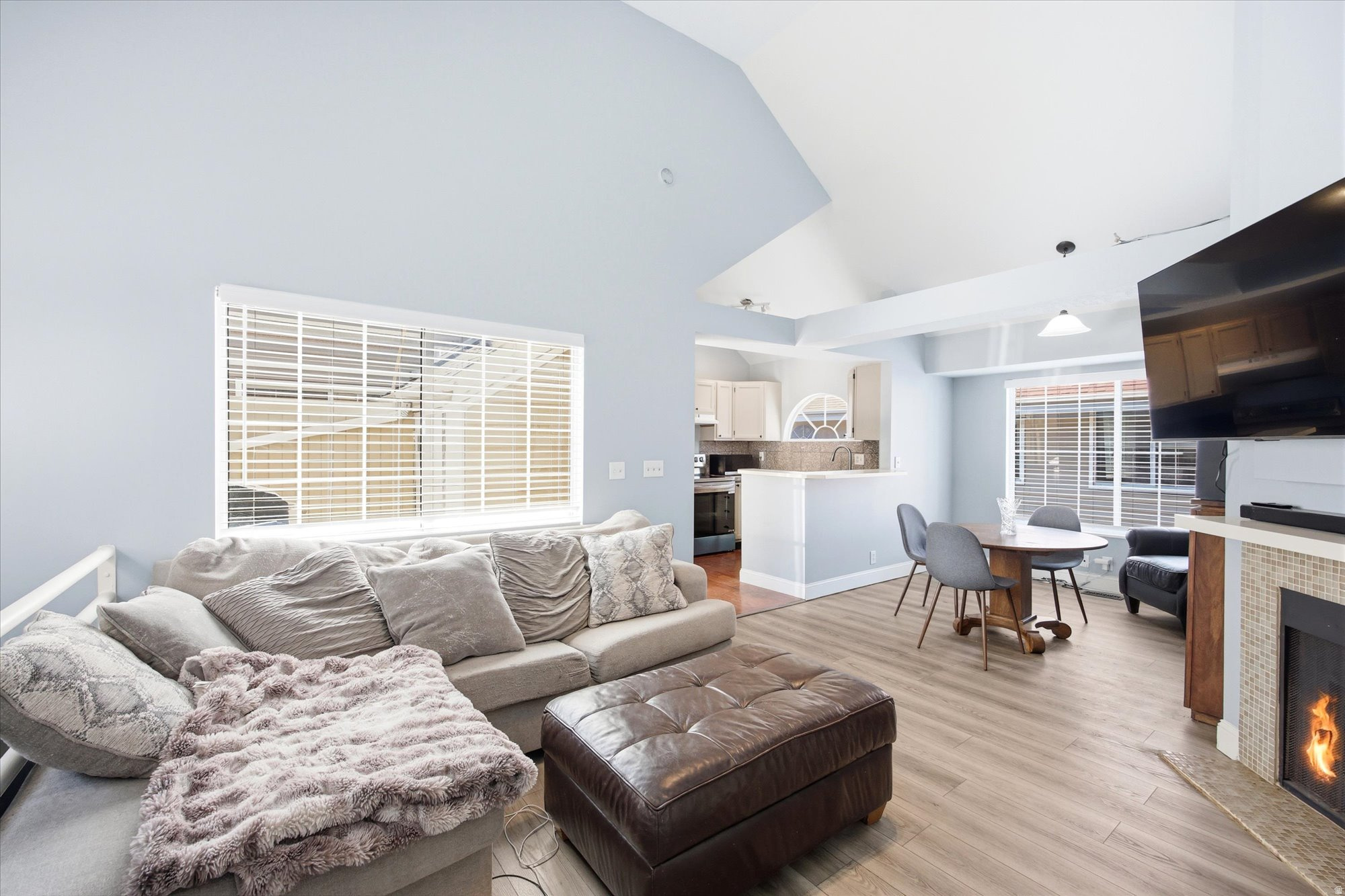 CROSSPOINTE - Residential