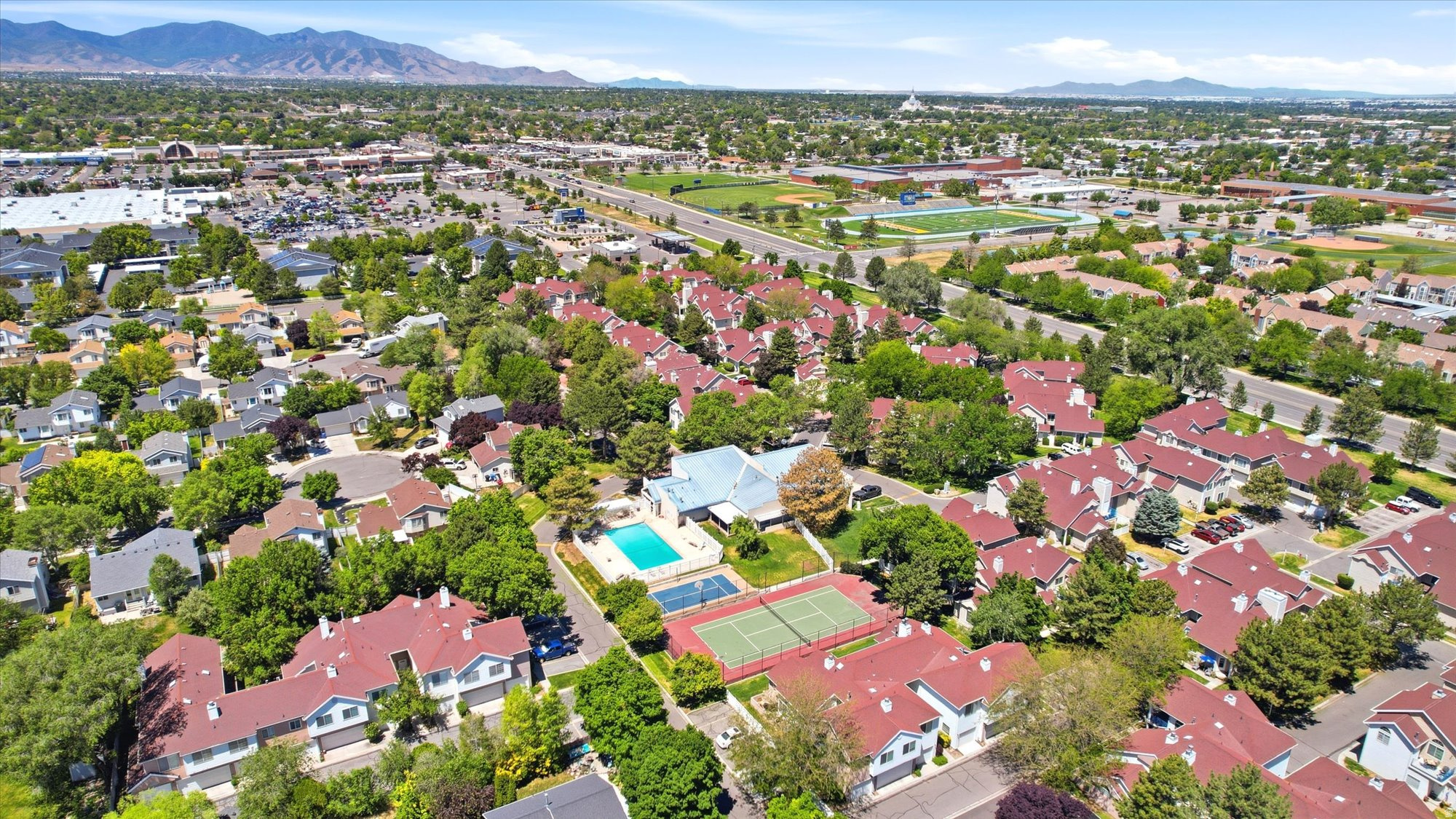 CROSSPOINTE - Residential