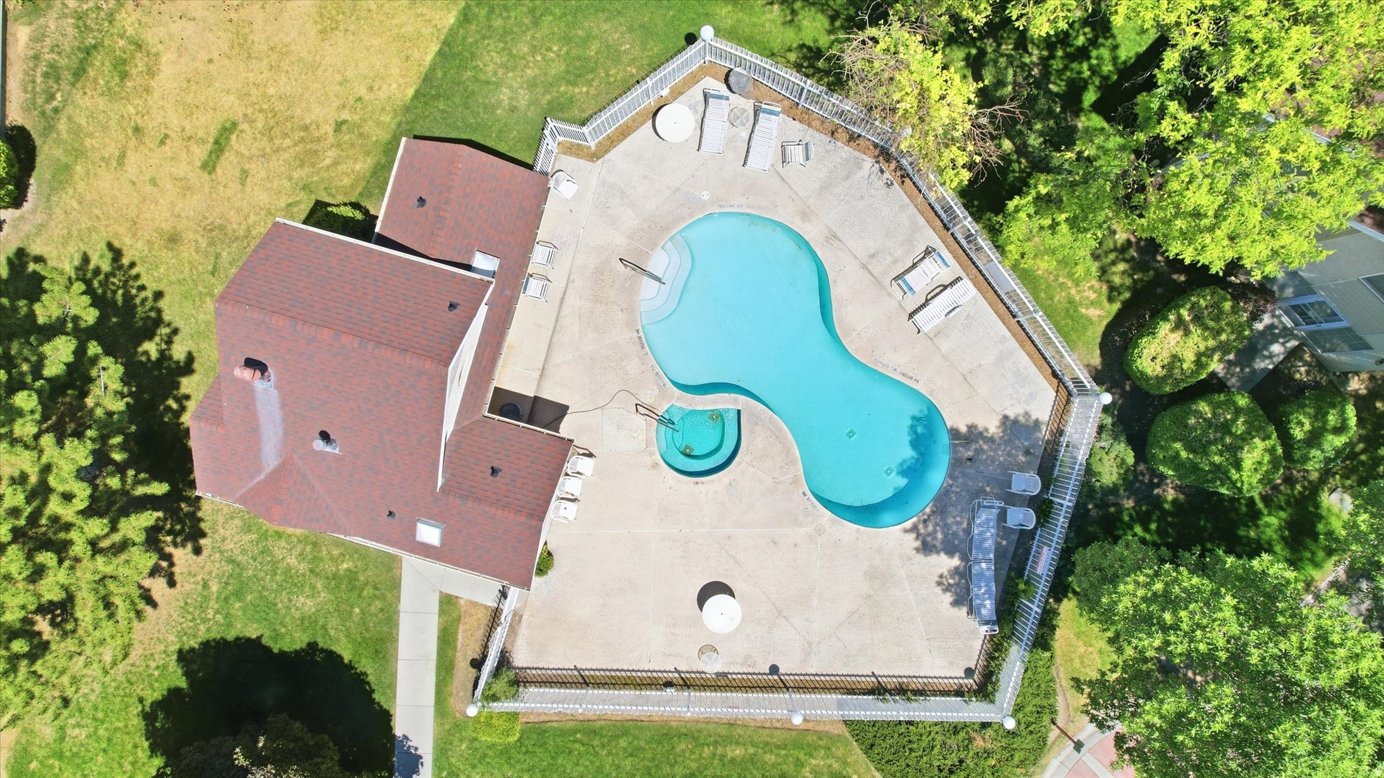 CROSSPOINTE - Residential