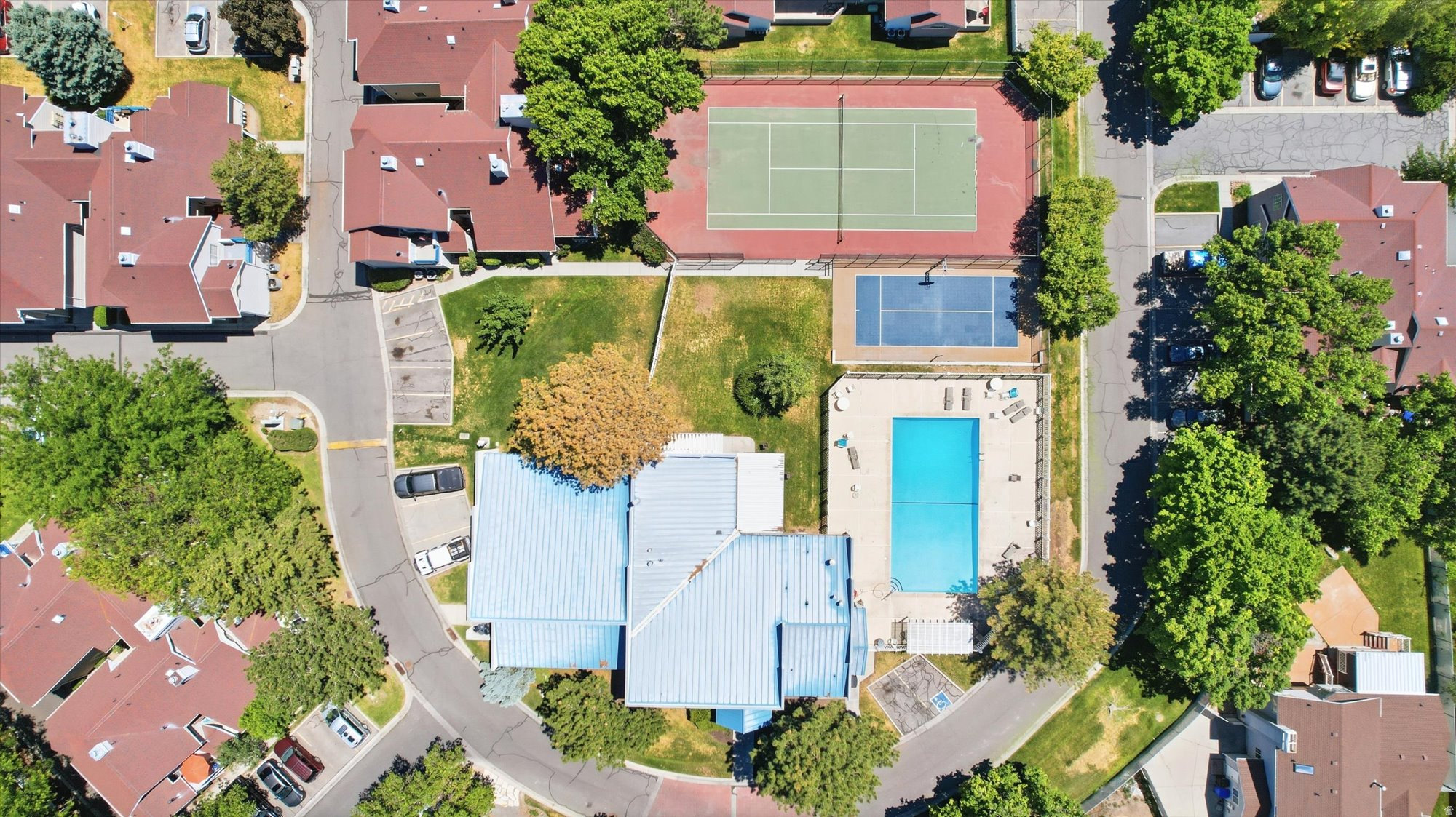 CROSSPOINTE - Residential