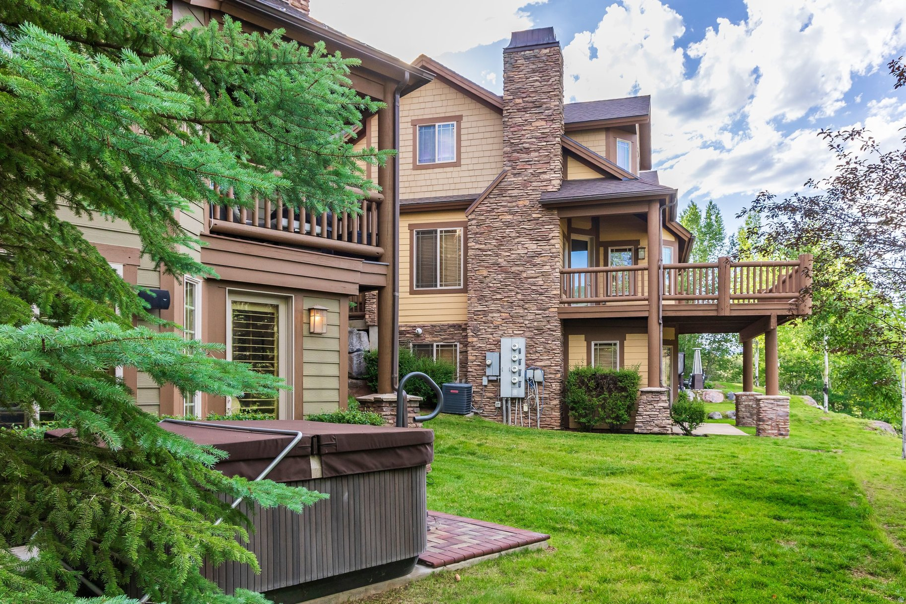 CANYON LINKS - Residential