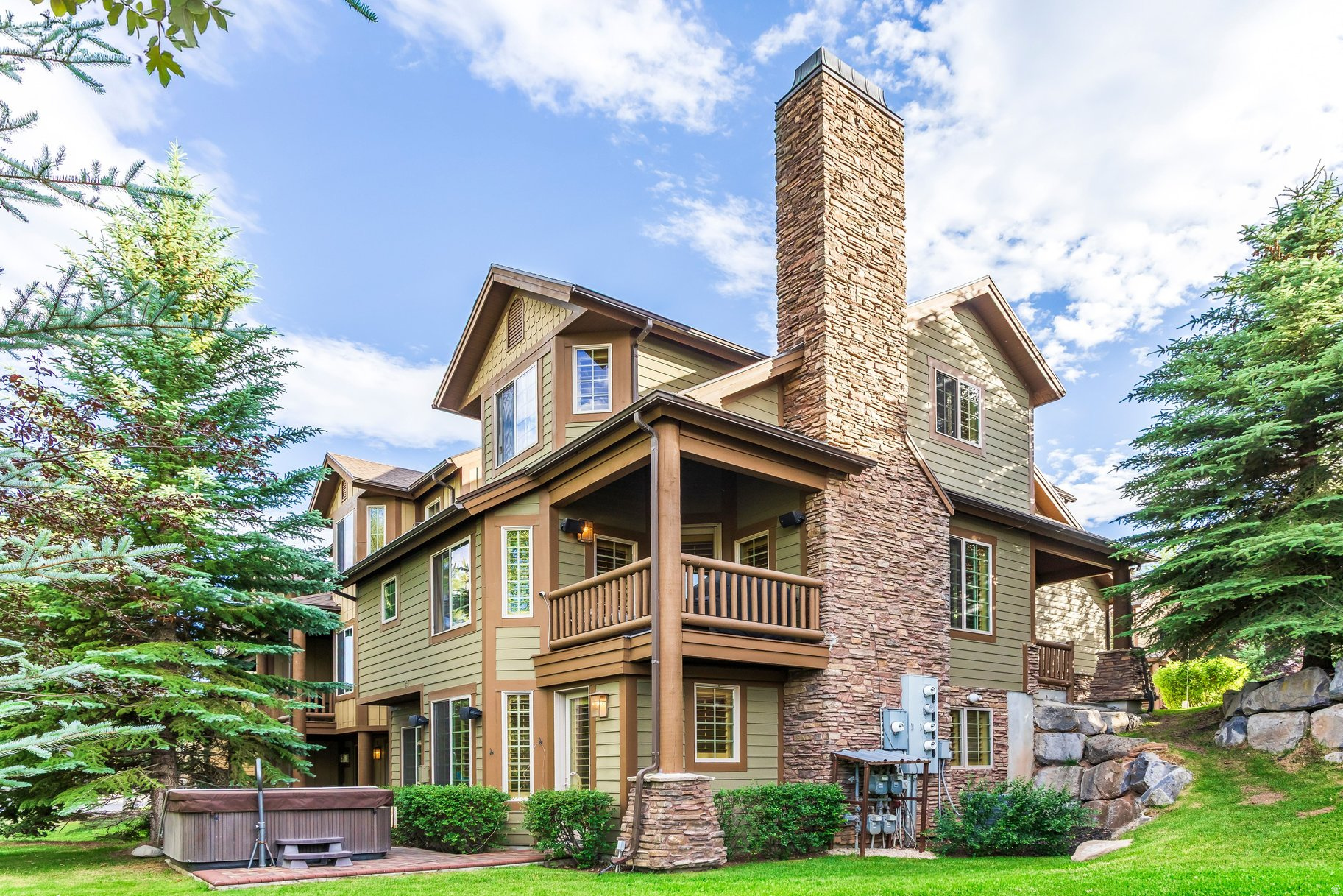 CANYON LINKS - Residential