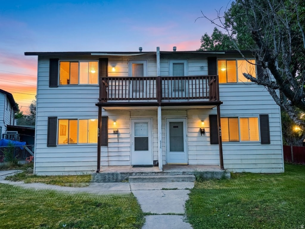 Fabulous duplex in the heart of the city two bedrooms one and a half baths with newer roof and furnaces. Each unit comes with a 12x12 storage shed. These are hard to come by especially when this is easy to show.