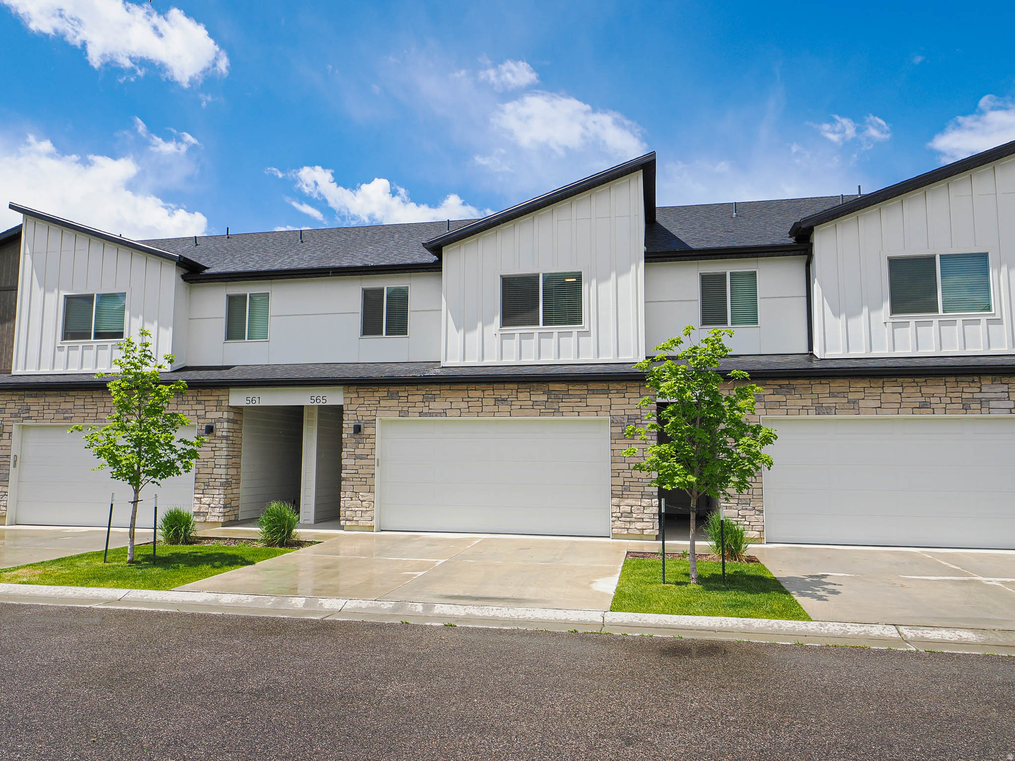 Immaculate 3-bedroom, 2.5-bath townhome built in 2021, located in Providence, UT. This home is in excellent condition, great layout, and includes tons of natural light, comfortable living and entertaining. Large Primary bedroom and walk-in closet. It features a brand new clean fresh and inviting feeling throughout. Stainless steel appliances are all included. Owners enjoy fantastic community amenities, including a clubhouse with a pool. The HOA takes care of the landscaping maintenance, water, & sewer. Conveniently located with easy access to shopping, schools, and public transportation.