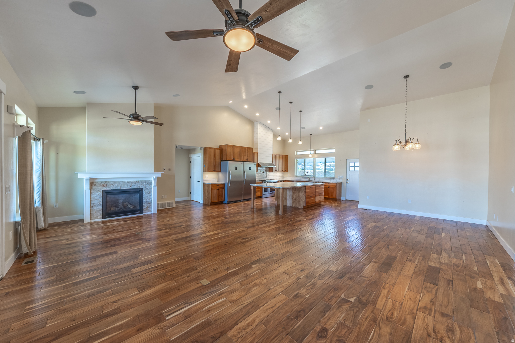 HARBOR BAY PHASE 4 - Residential