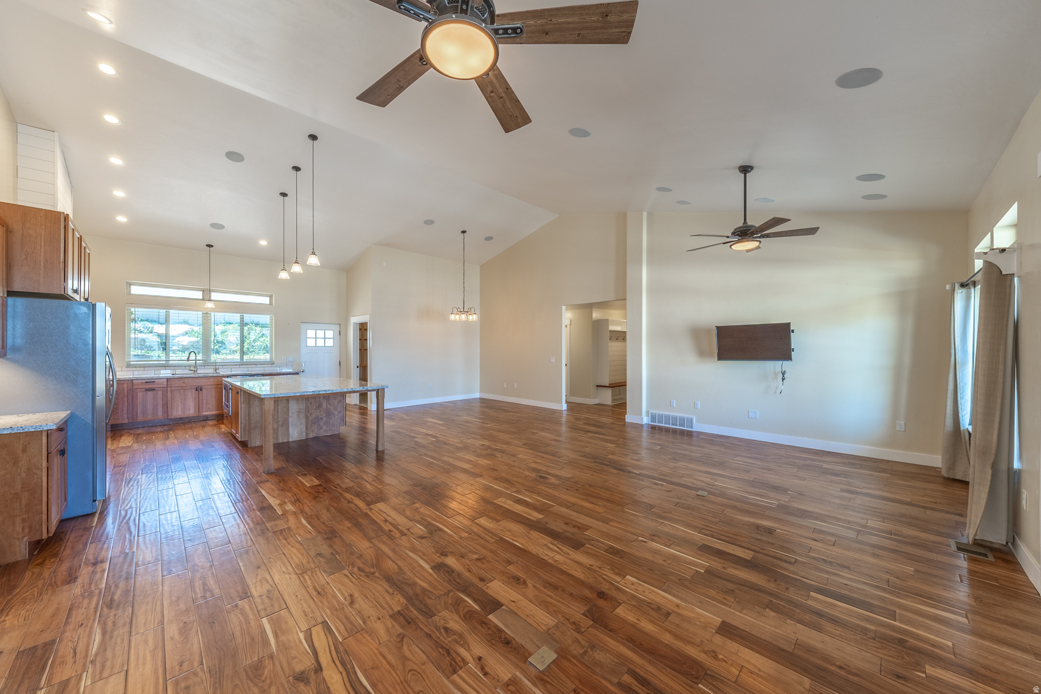 HARBOR BAY PHASE 4 - Residential