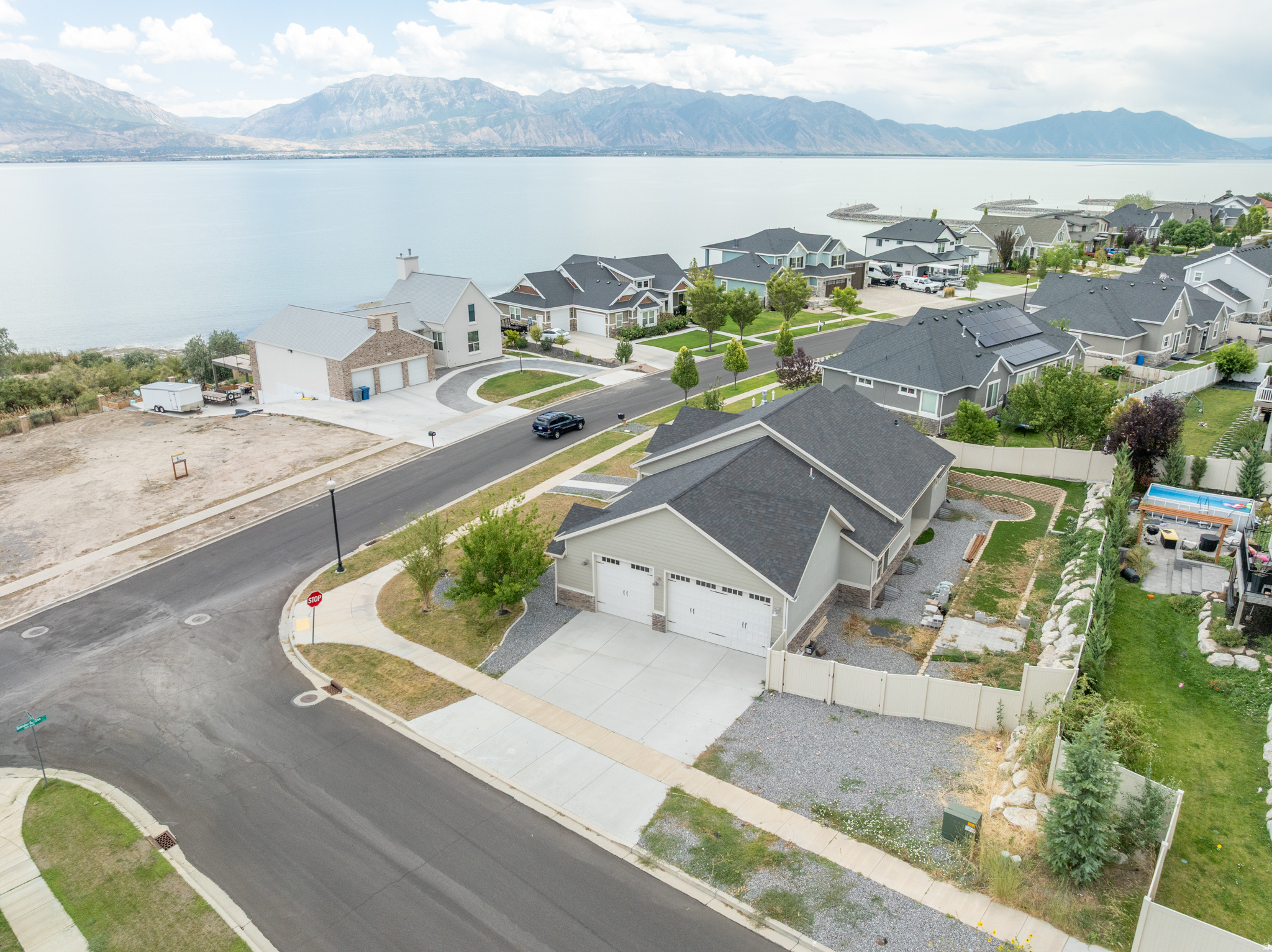 HARBOR BAY PHASE 4 - Residential