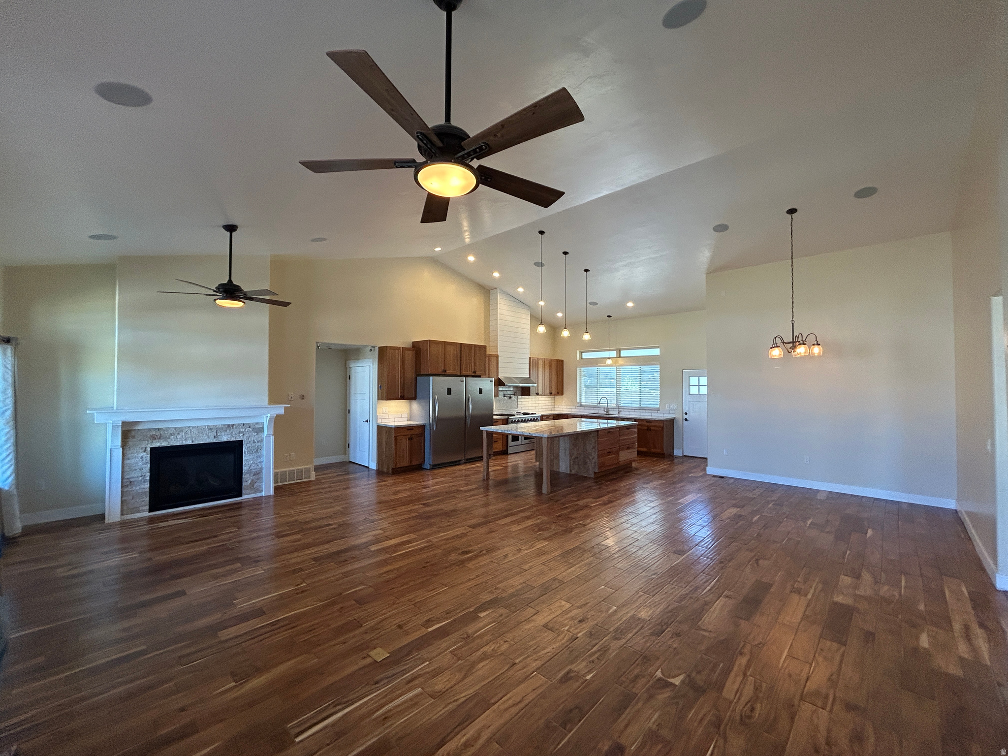 HARBOR BAY PHASE 4 - Residential