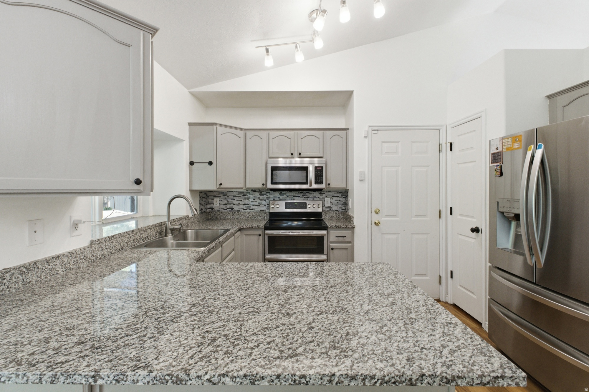 KINGSPOINTE PHASE 6 - Residential