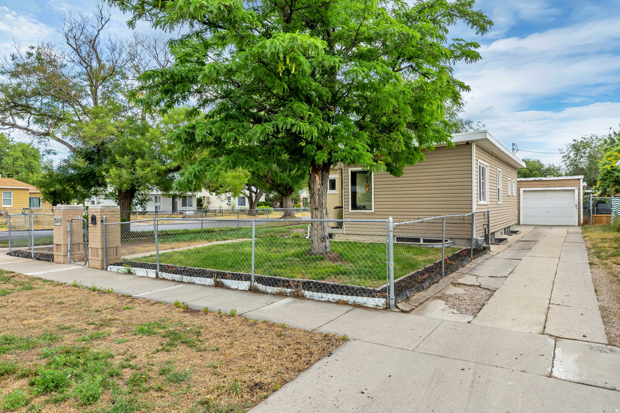 BURLINGTON - Residential