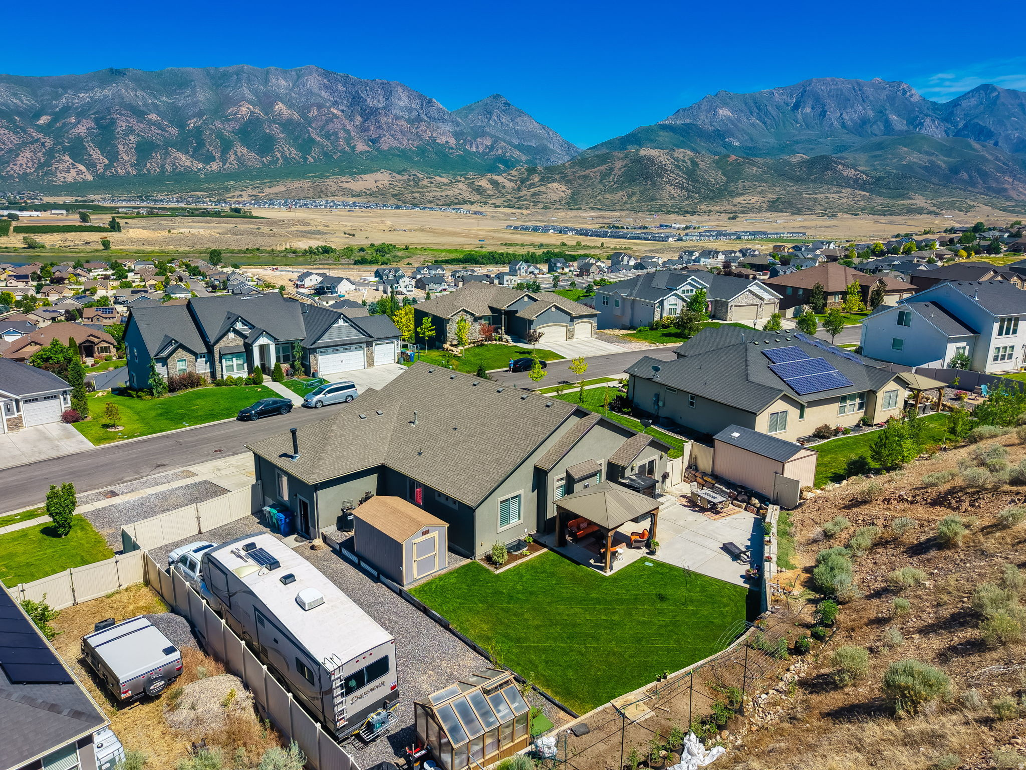 SUMMIT RIDGE - Residential