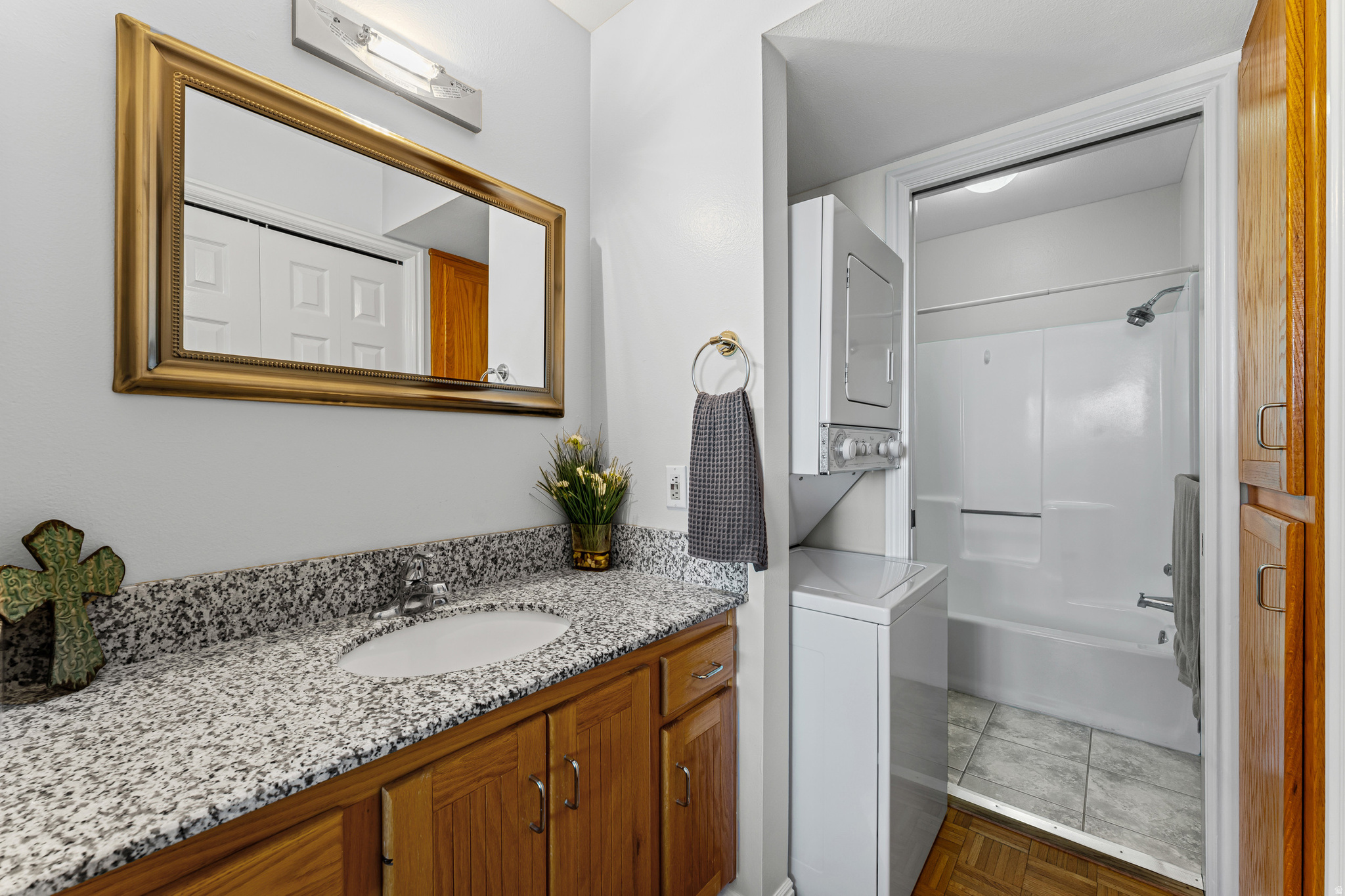 CAPITOL - Residential