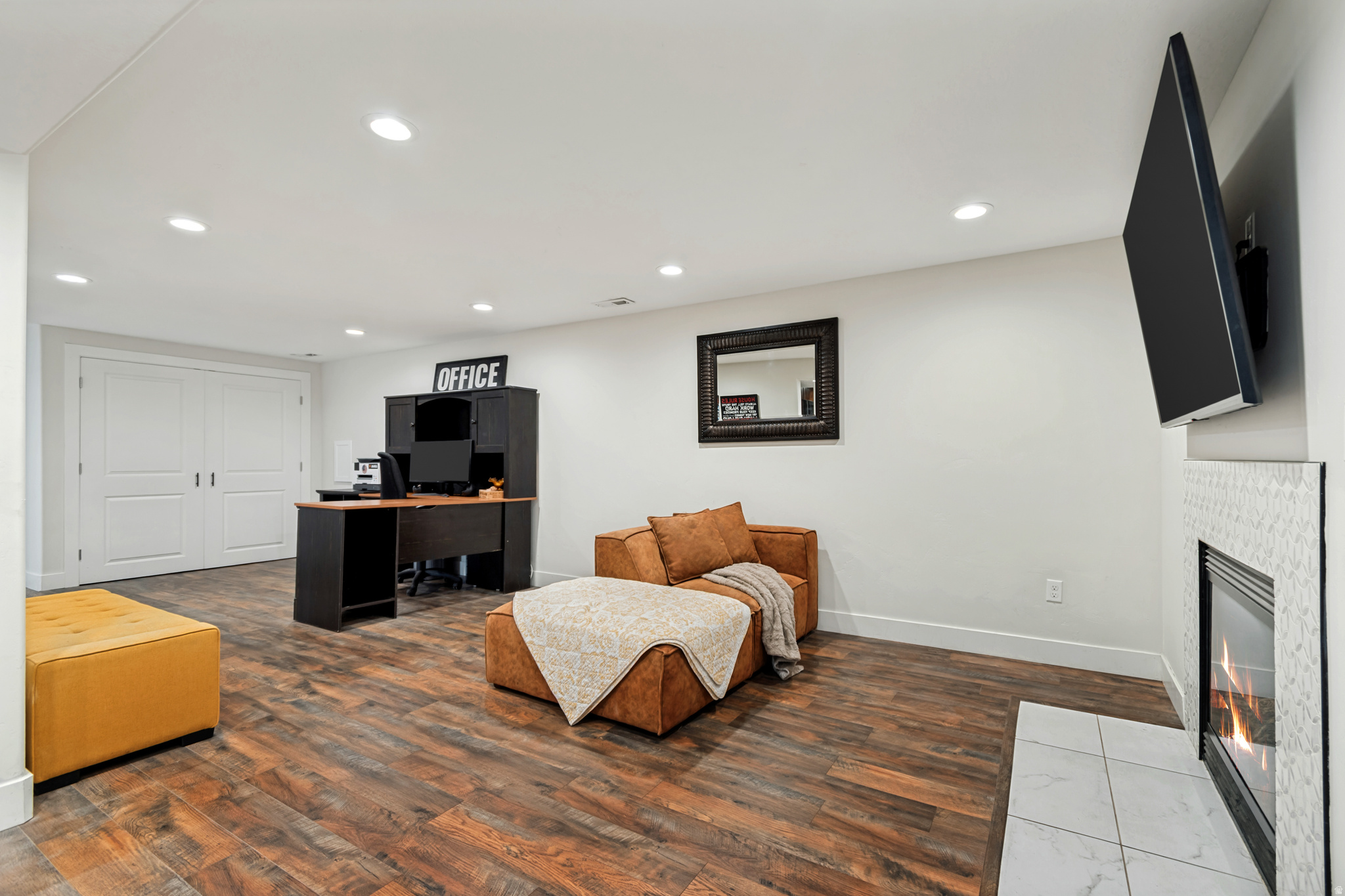 CAMELOT - Residential