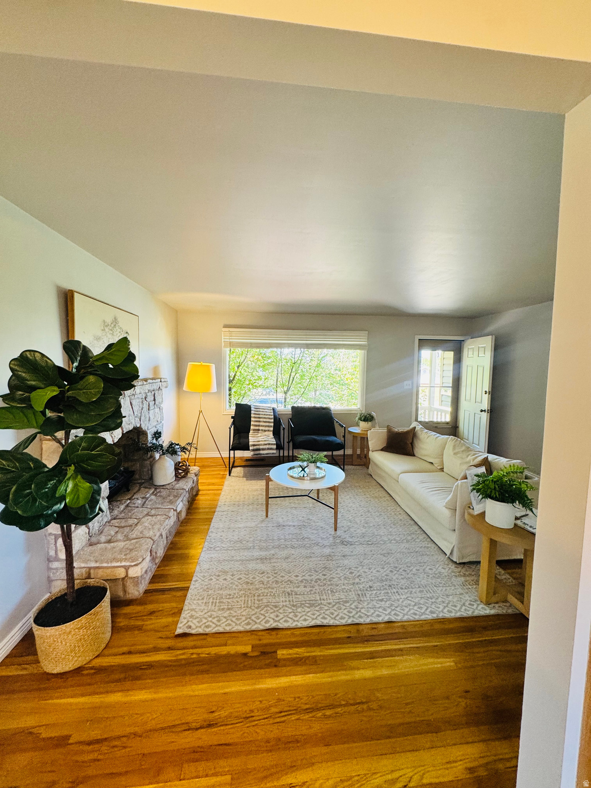 MAYWOOD HILLS - Residential