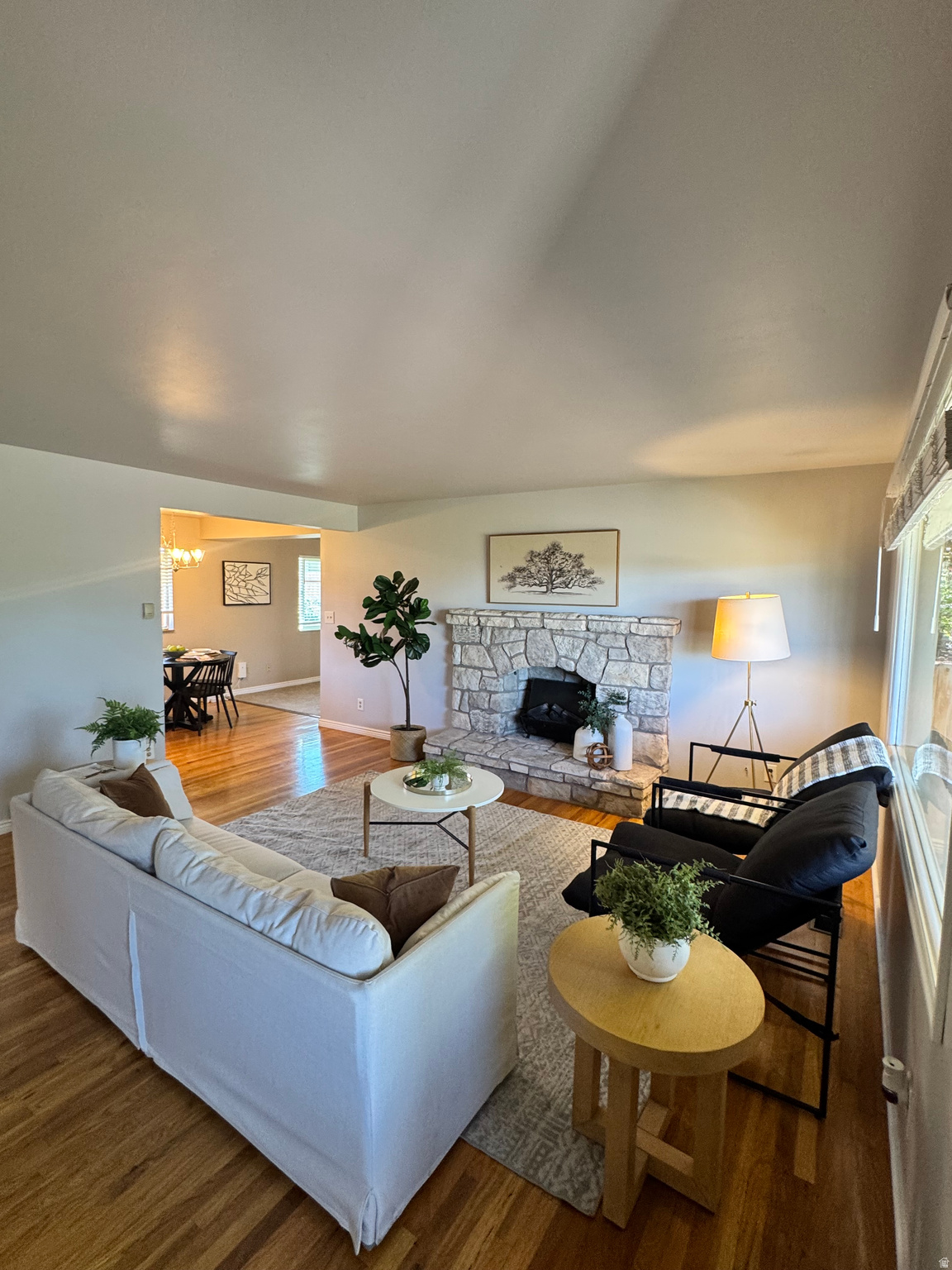 MAYWOOD HILLS - Residential