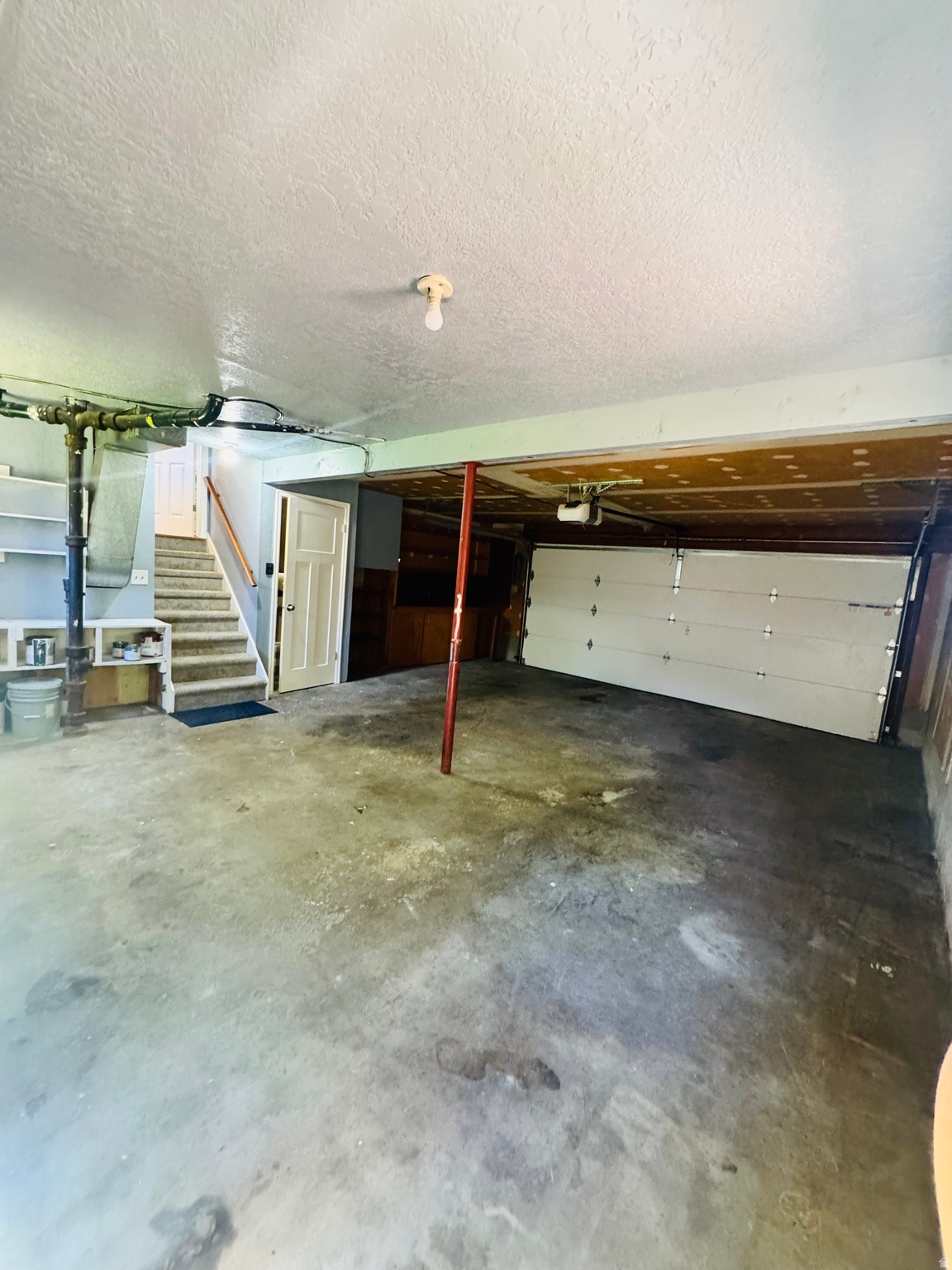 MAYWOOD HILLS - Residential