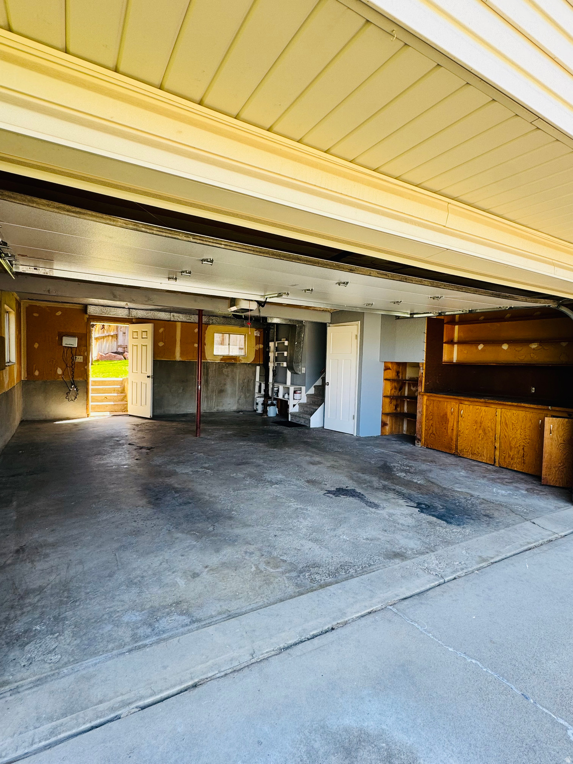 MAYWOOD HILLS - Residential