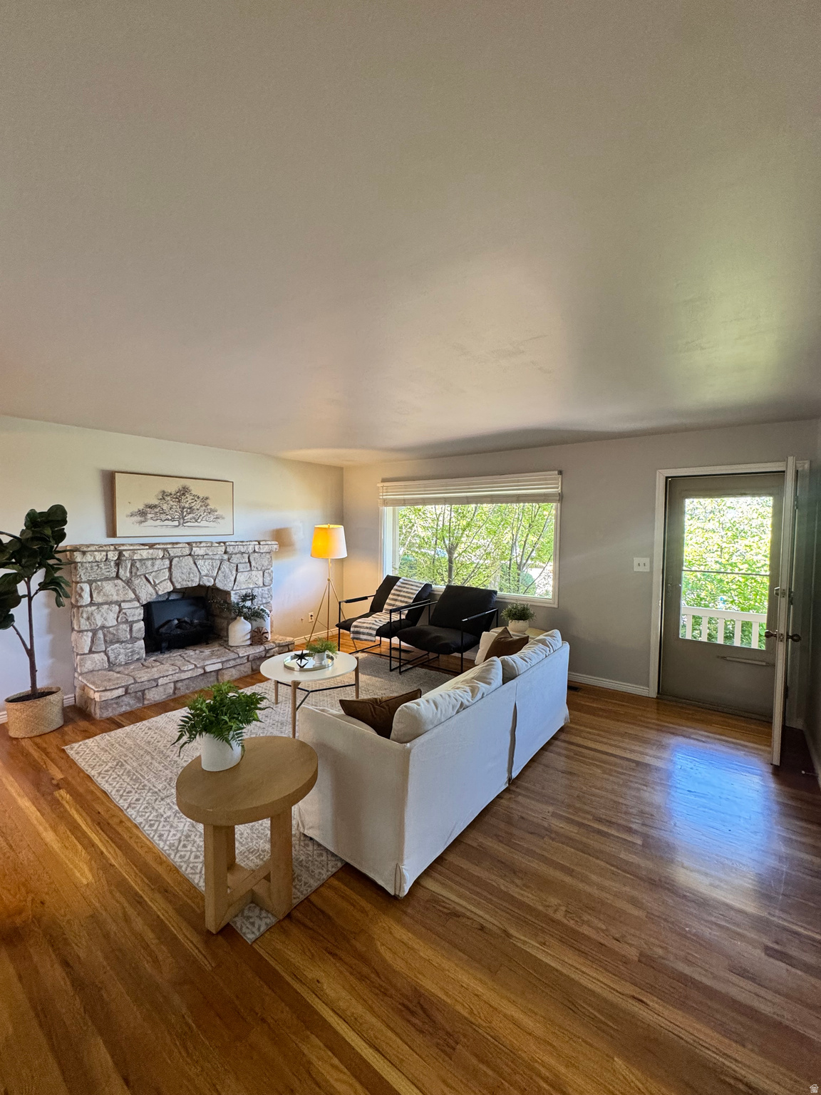 MAYWOOD HILLS - Residential